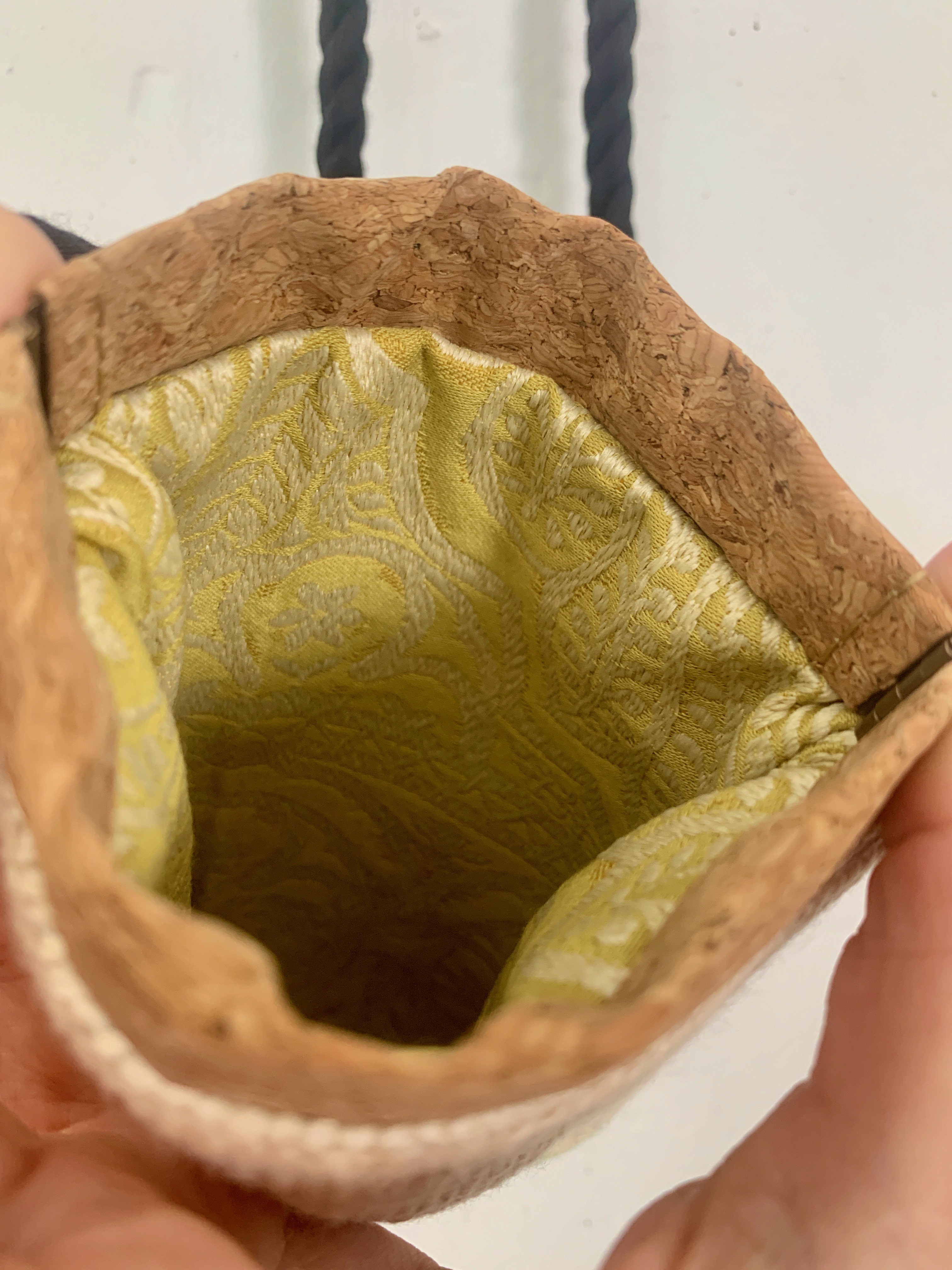 Pochette de téléphone en canevas