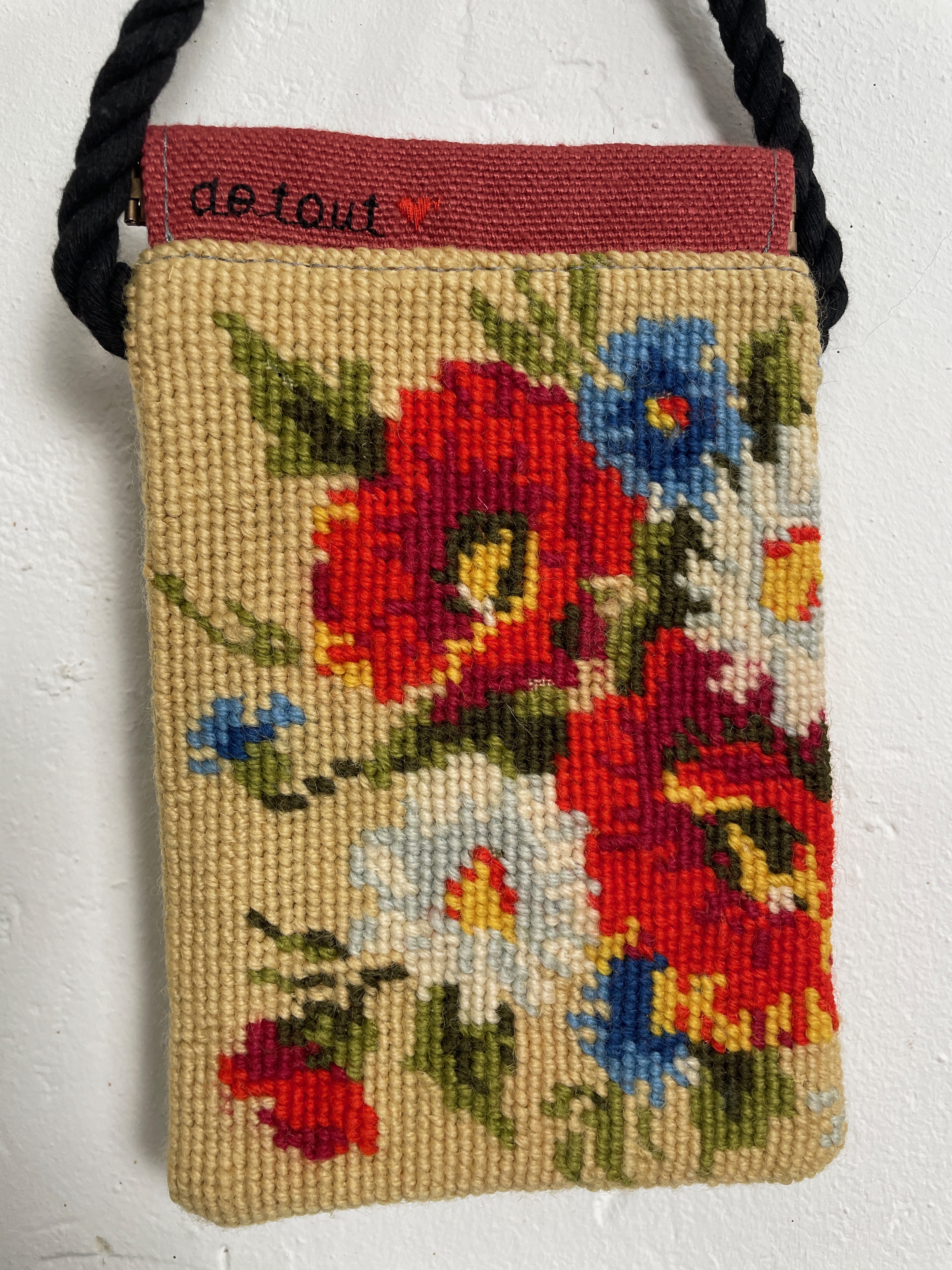 Pochette de téléphone en canevas