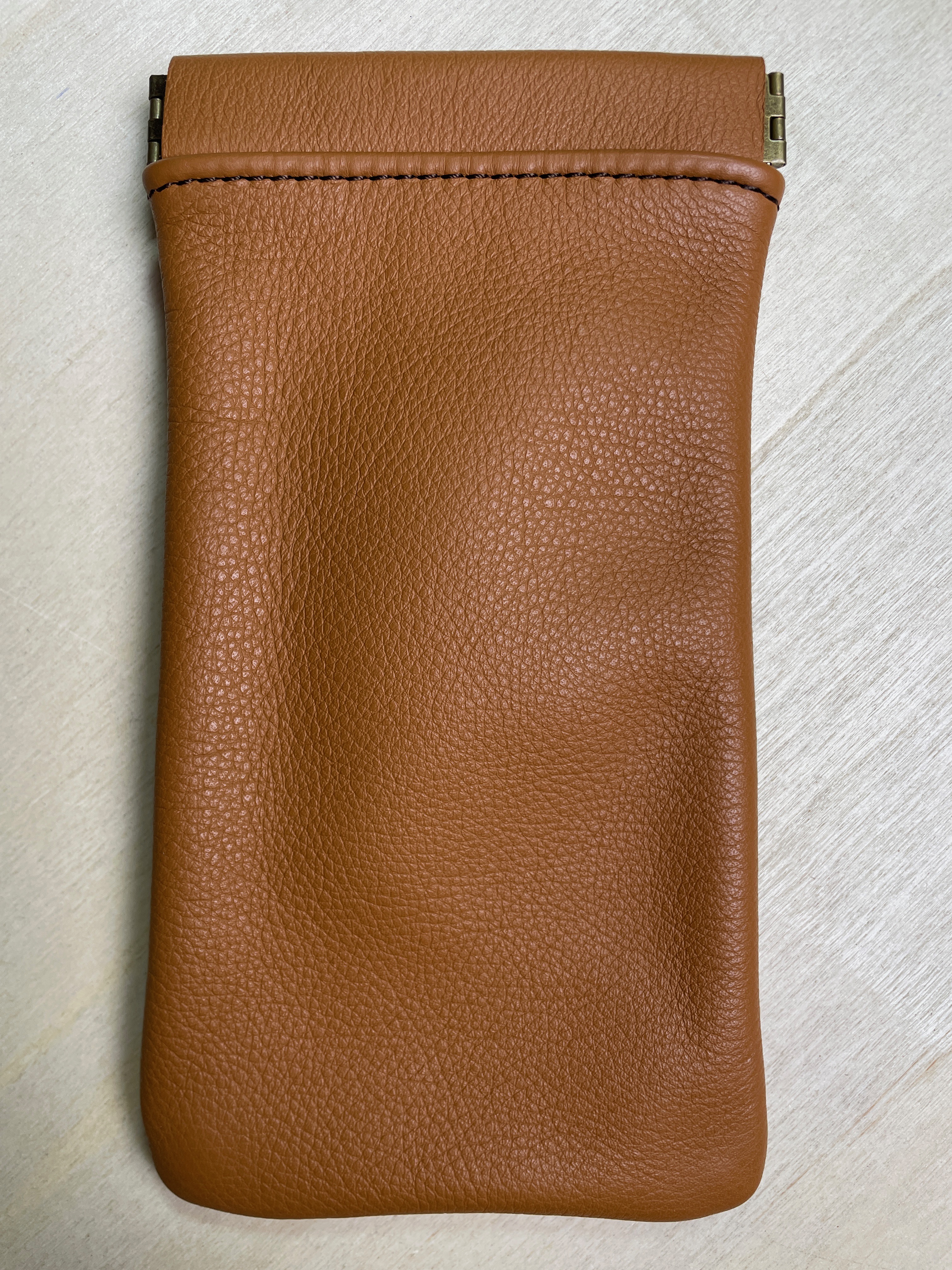 Étui de lunettes en cuir