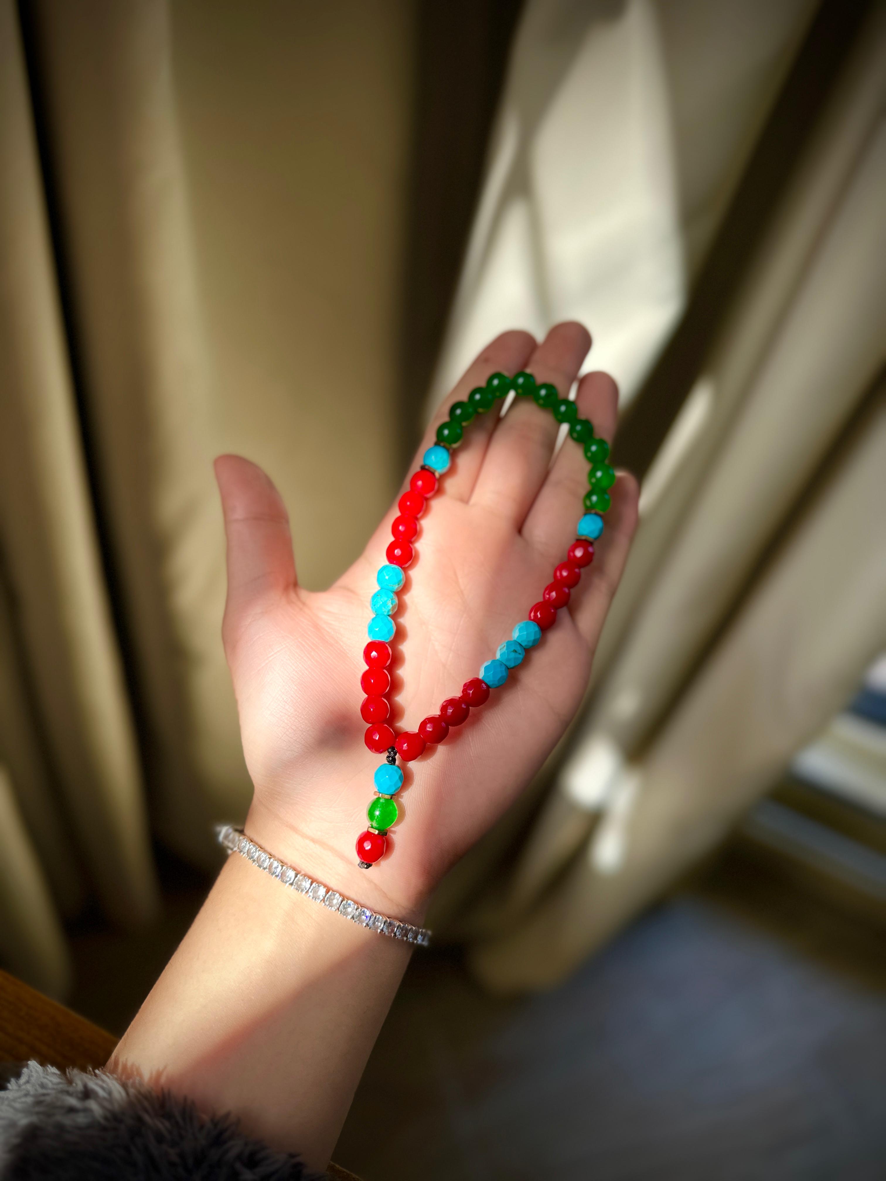 Collier de perles colorées