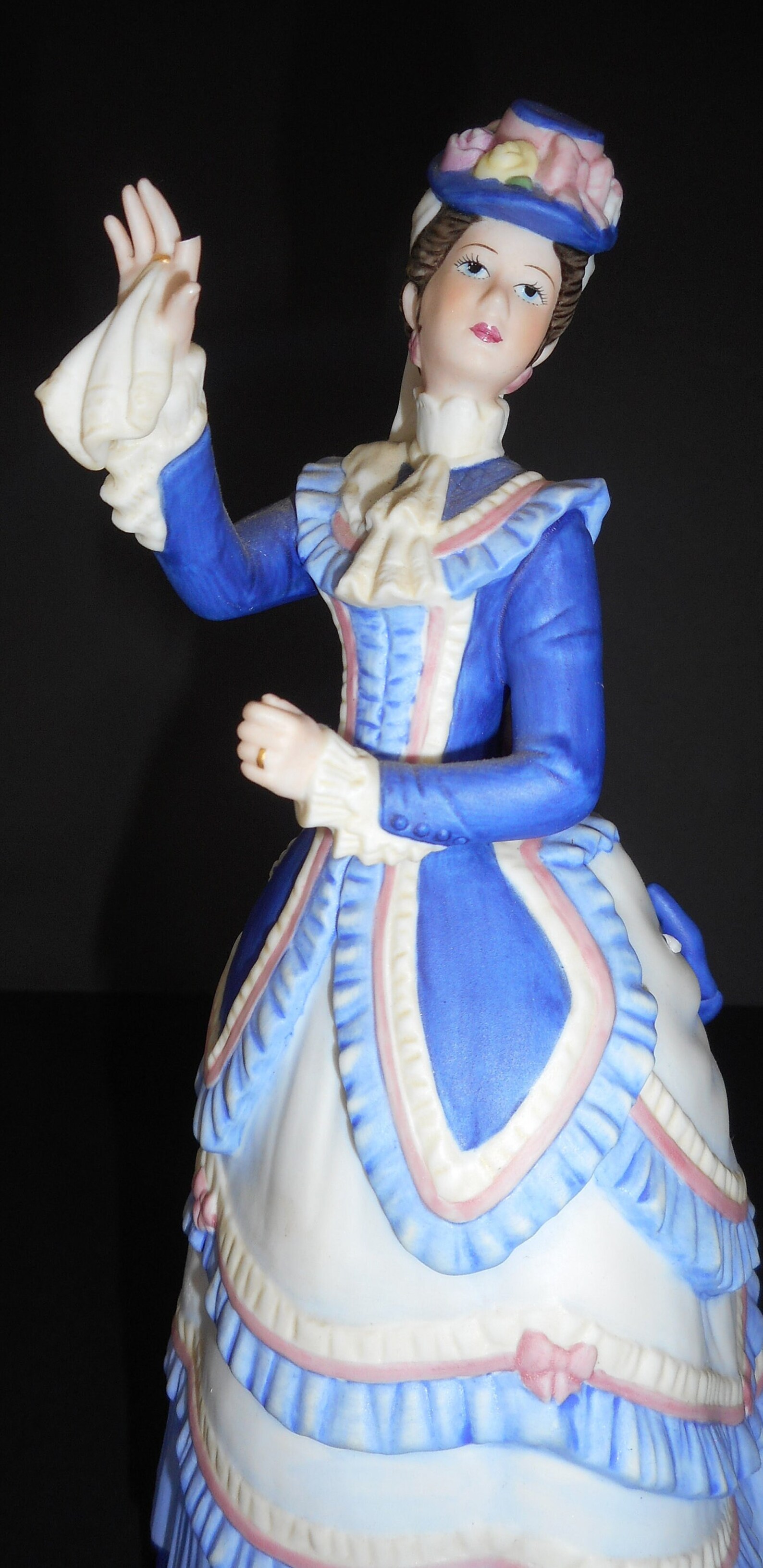 Grand Tour American Fashion Collection Fine Porcelain Sculptured Figurine LENOX