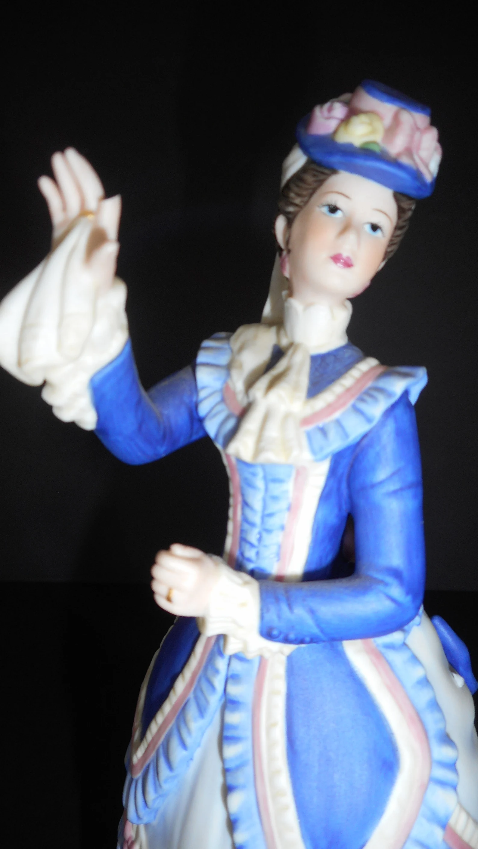 Grand Tour American Fashion Collection Fine Porcelain Sculptured Figurine LENOX