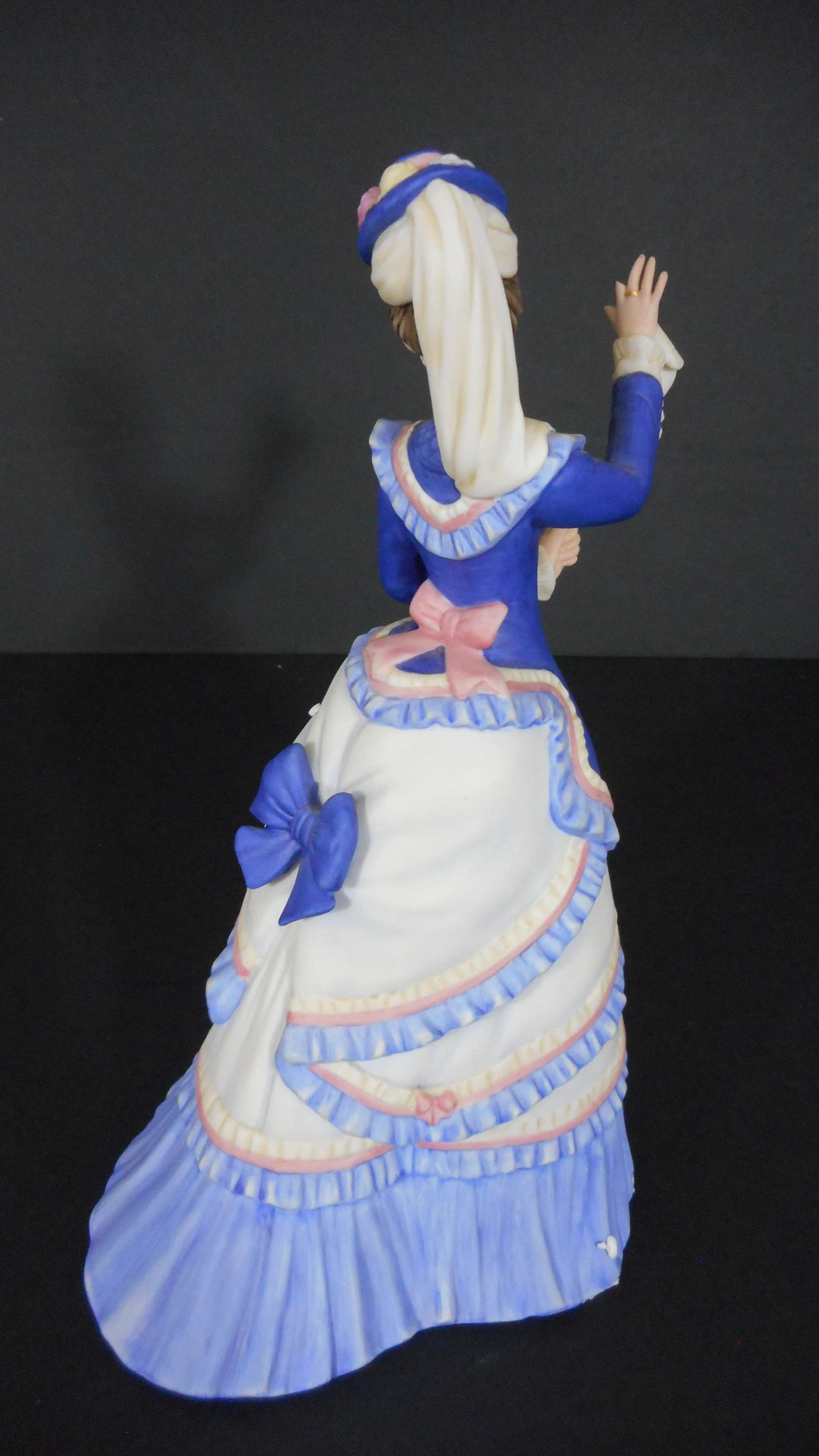Grand Tour American Fashion Collection Fine Porcelain Sculptured Figurine LENOX