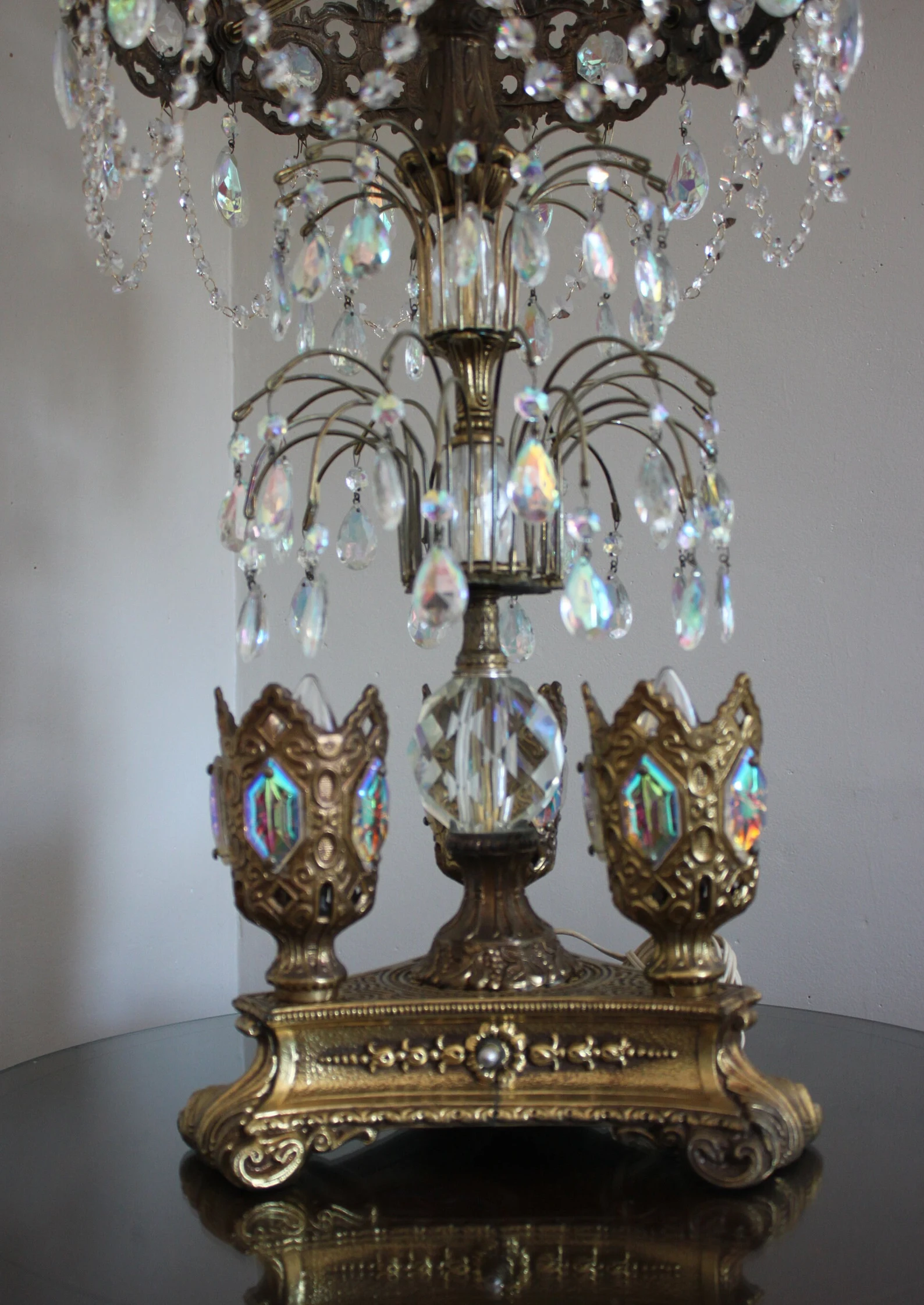 Loevsky & Loevsky Hollywood Regency prims and bobeches filigree lamp CIRCA 1960s