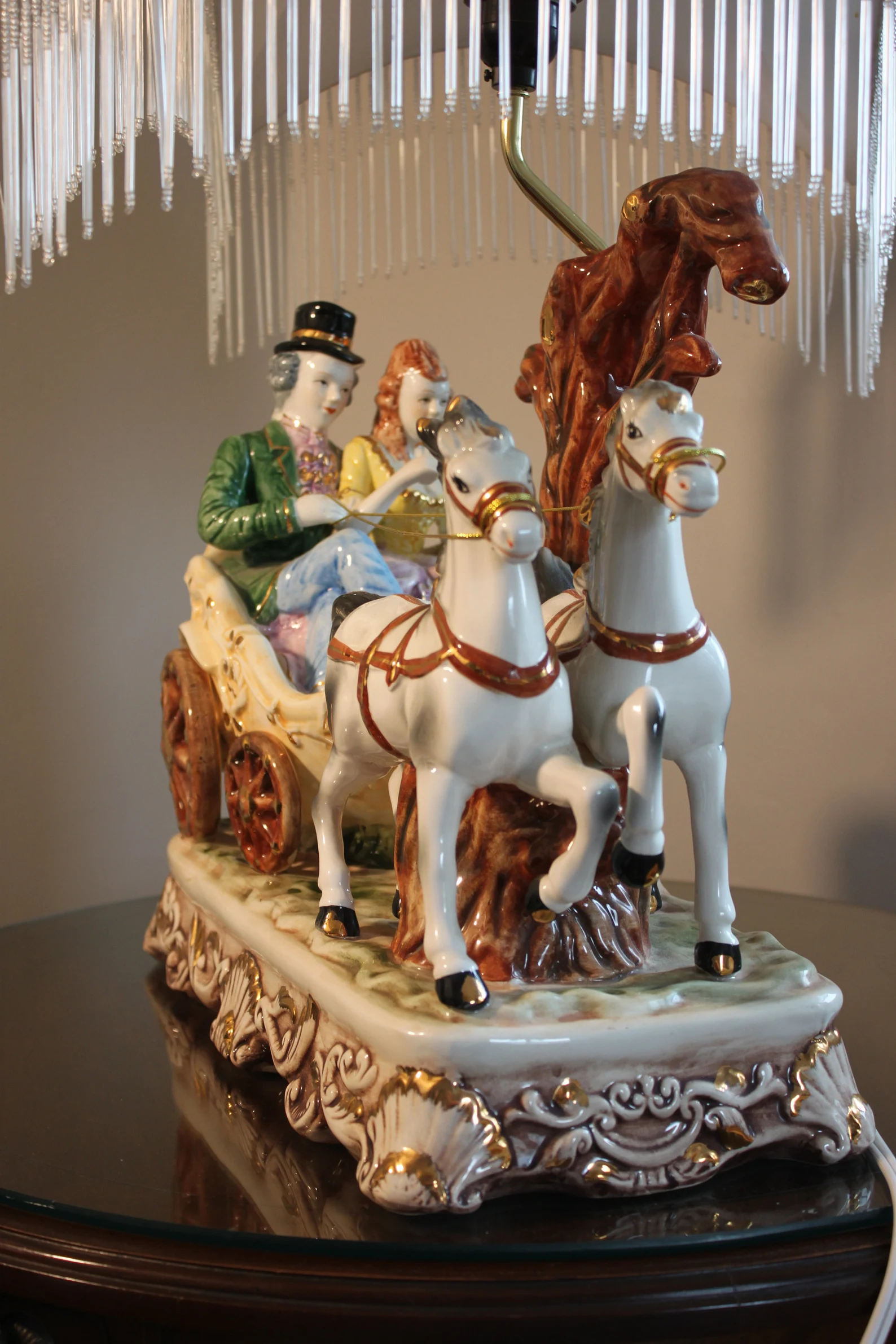CAPODIMONTE Royal carriage and Victorian couple lamp CIRCA 1960s
