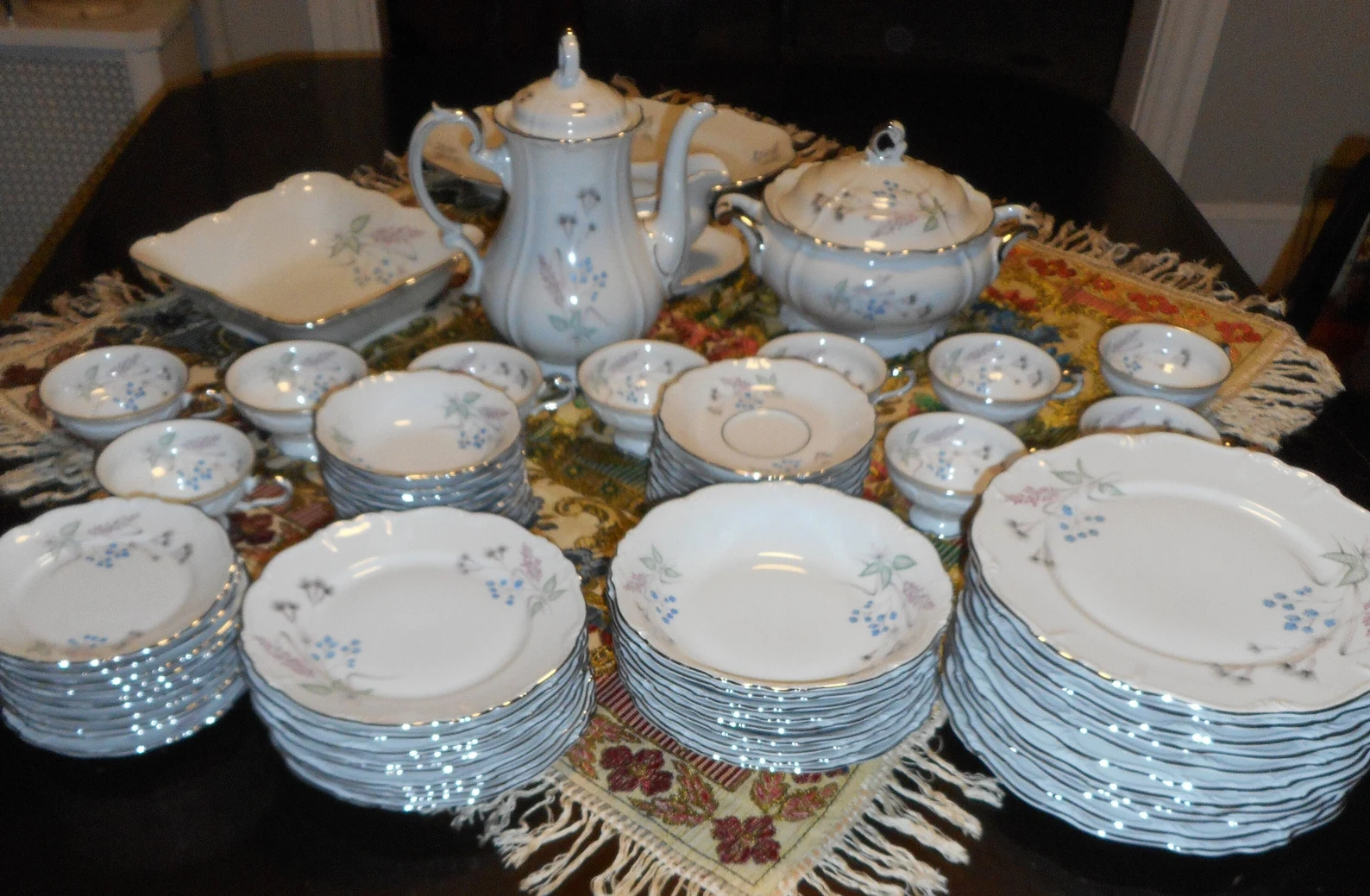 EDELSTEIN Bavaria maria theresia Belcrest Dinner Set CIRCA 1950s