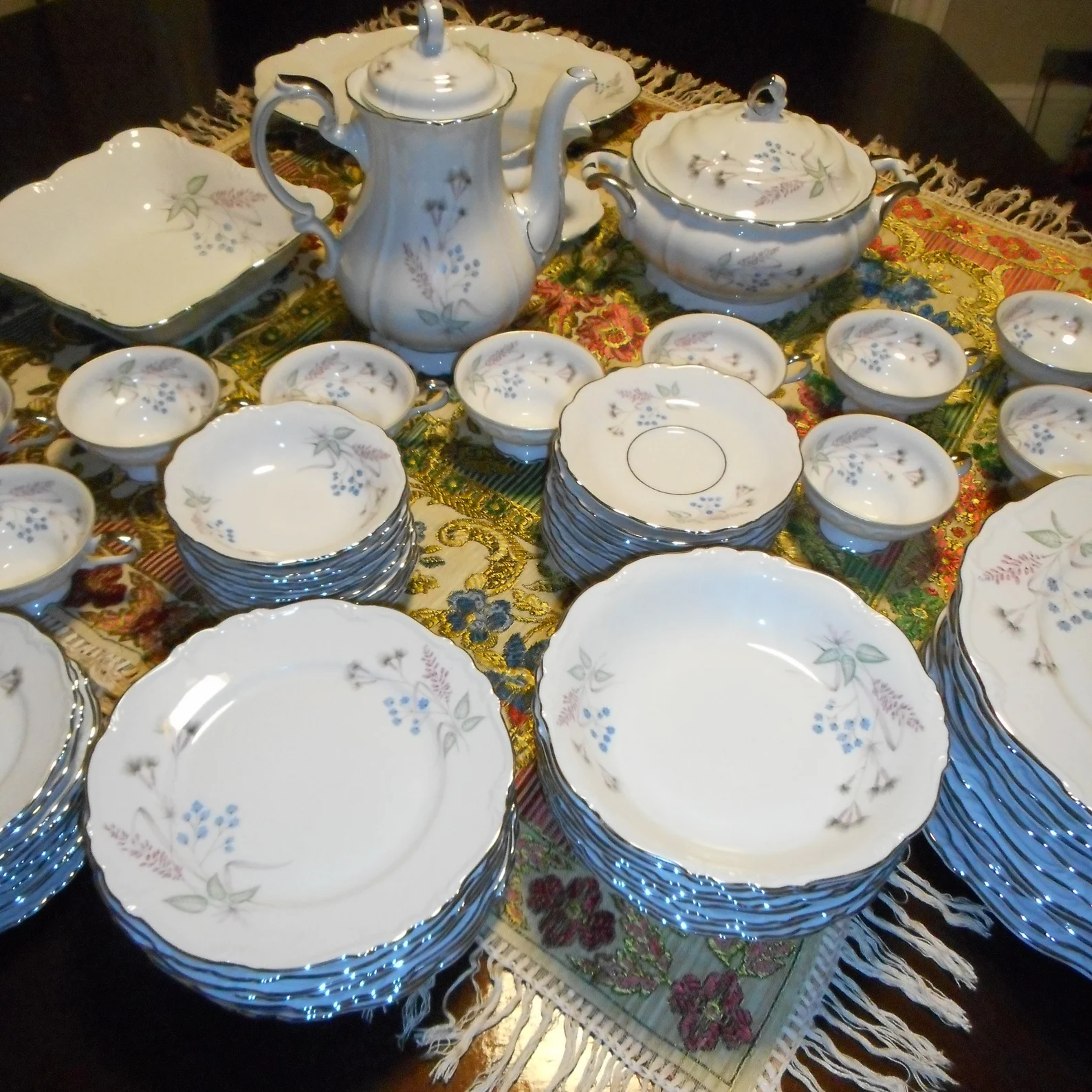 EDELSTEIN Bavaria maria theresia Belcrest Dinner Set CIRCA 1950s