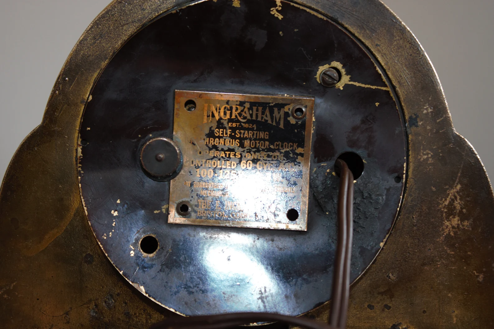 INGRAHAM synchronous Art Deco electric cast metal & piggy bank clock CIRCA 1940s