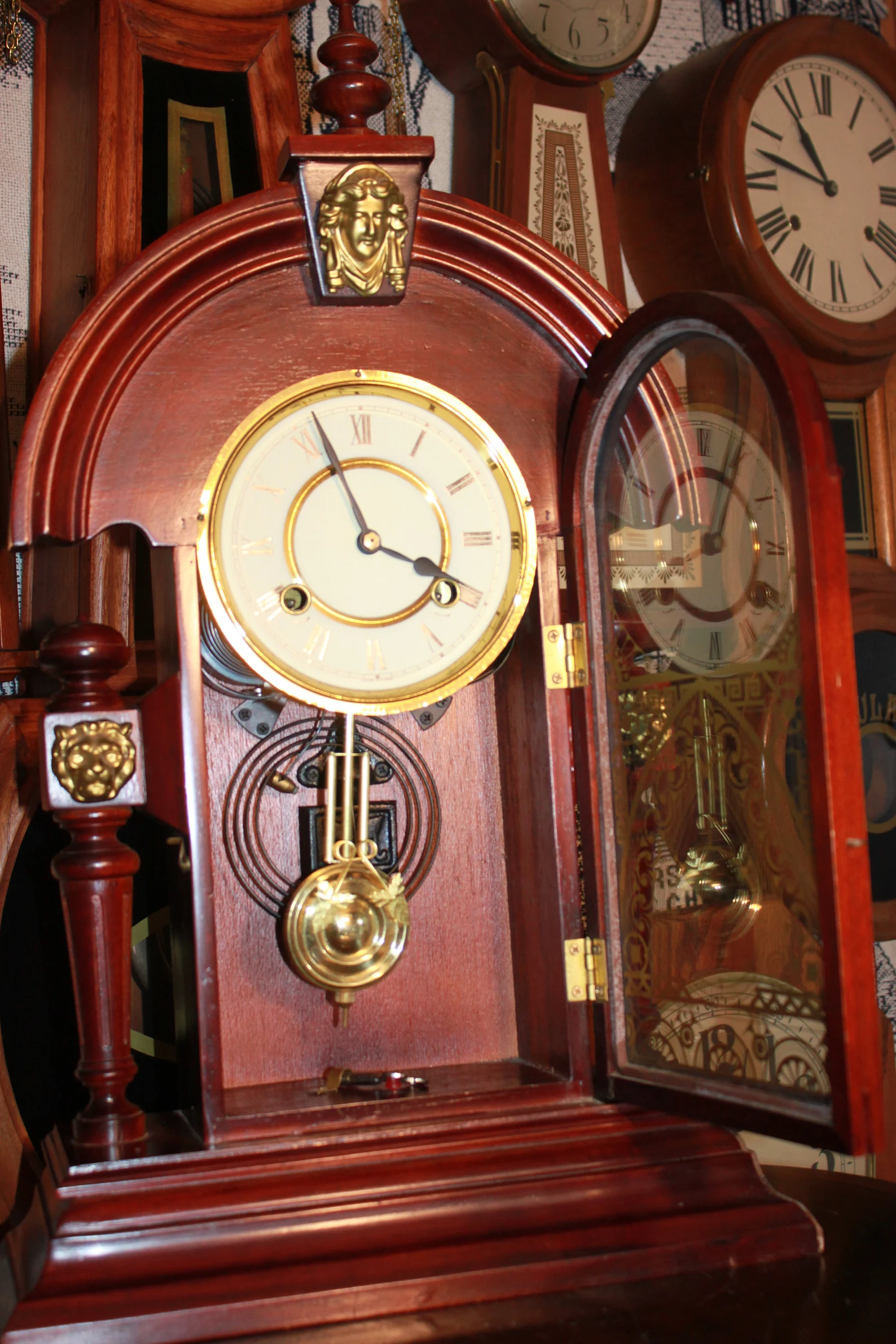 King model TAE YANG decorated glass door and pendulum clock