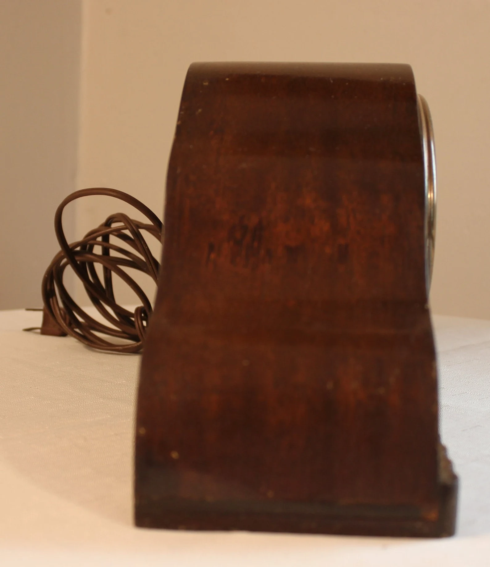 GENERAL ELECTRIC Model 414 Art Deco wood mantle Clock CIRCA 1950s