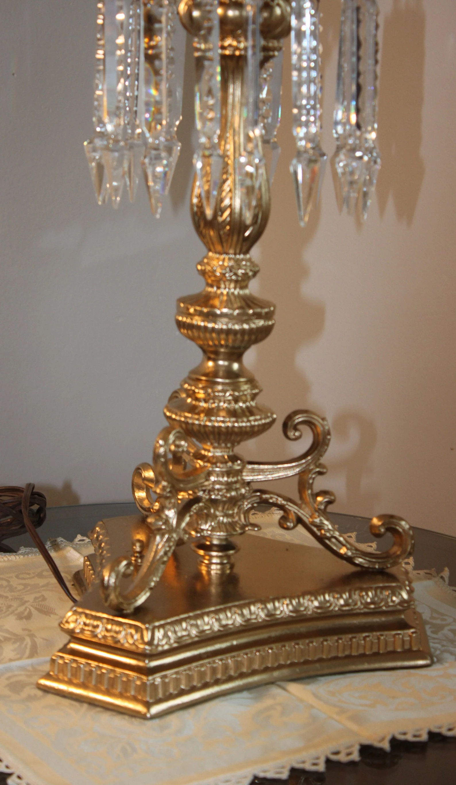 HOLLYWOOD REGENCY Morton cut glass crystal prisms globe glass shade lamp 1950s