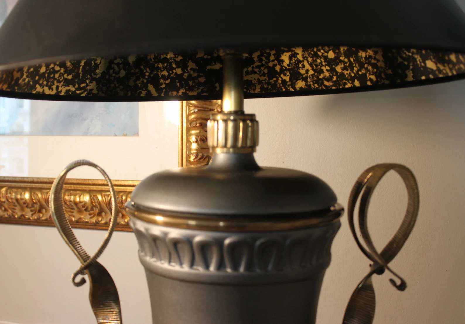 Vintage urn table lamp Chapman style metal bronze lamp CIRCA 1970s