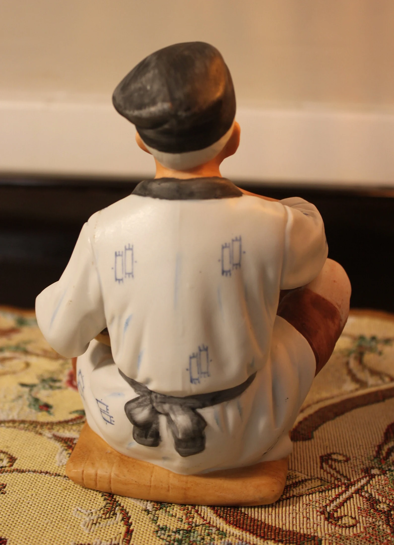 ARNART Porcelain man playing the drum figurine CIRCA 1970s
