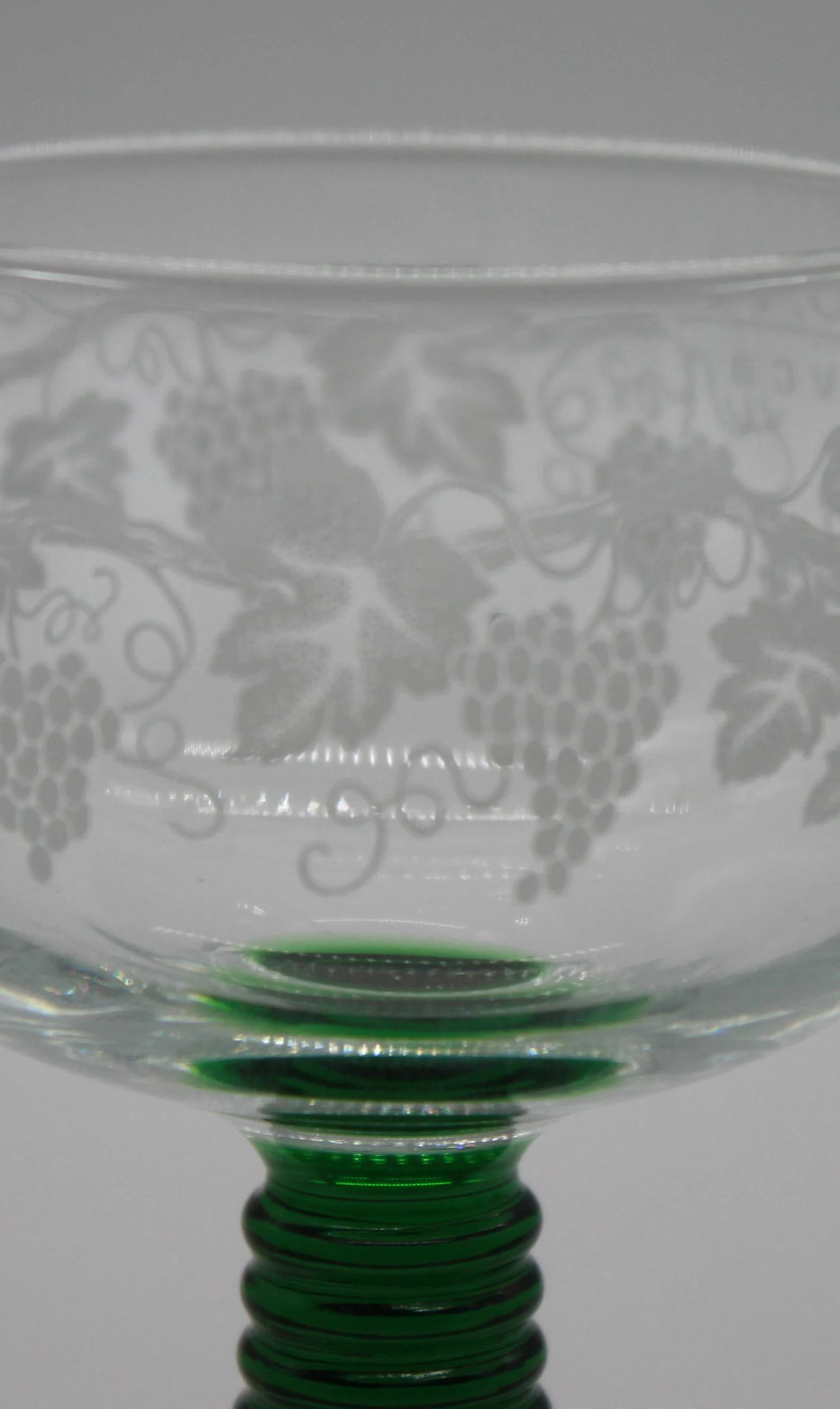 LUMINARC Goblet etched grapevine green ribbed stem 4 glasses CIRCA 1960s