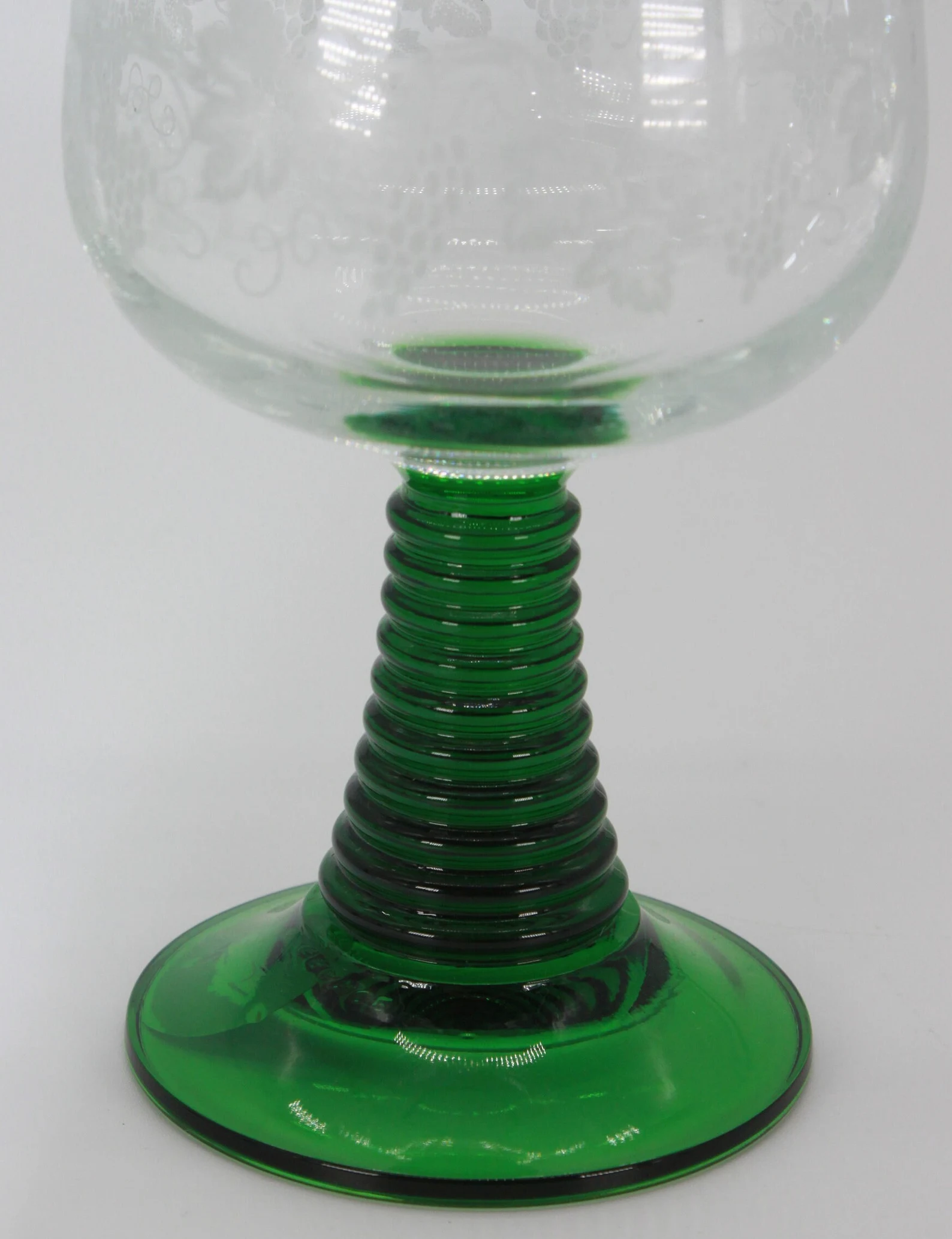 LUMINARC Goblet etched grapevine green ribbed stem 4 glasses CIRCA 1960s