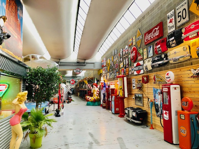 Neon sign Coktails 50 x 64 cm