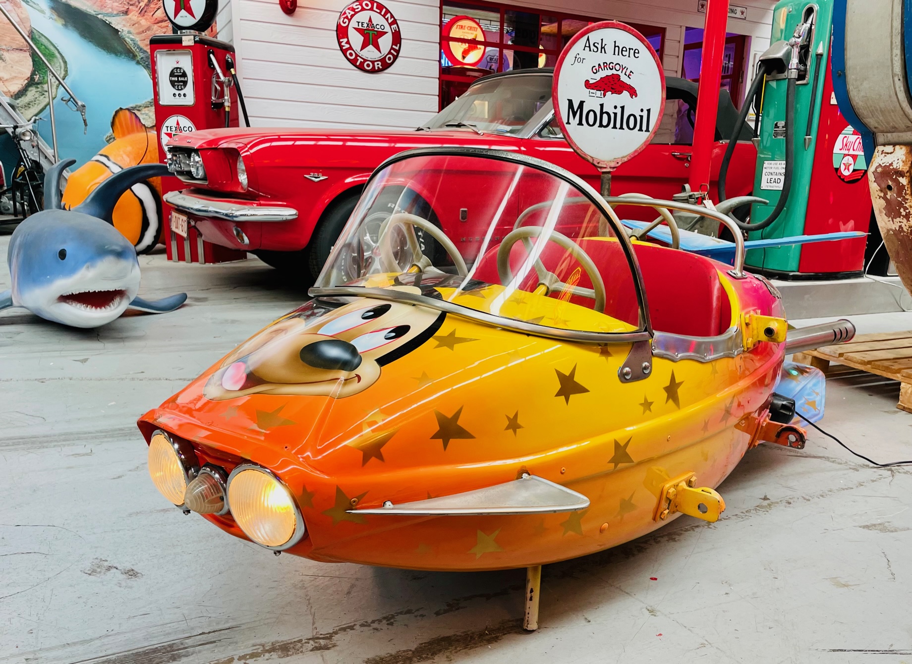 Mickey Mickey festive party merry metal aircraft