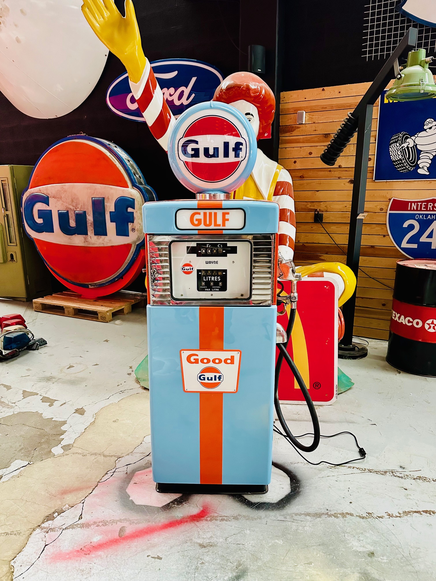 1955 Gulf Wayne 505 gasoline pump restored