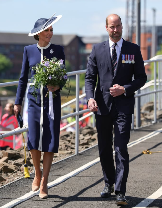 Kate rinde homenaje a Lady Di en la ceremonia del HMS Glasgow ⚓💙