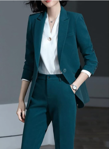 Kate celebra la creatividad en V&A East con estilo relajado y verde 🎨💚