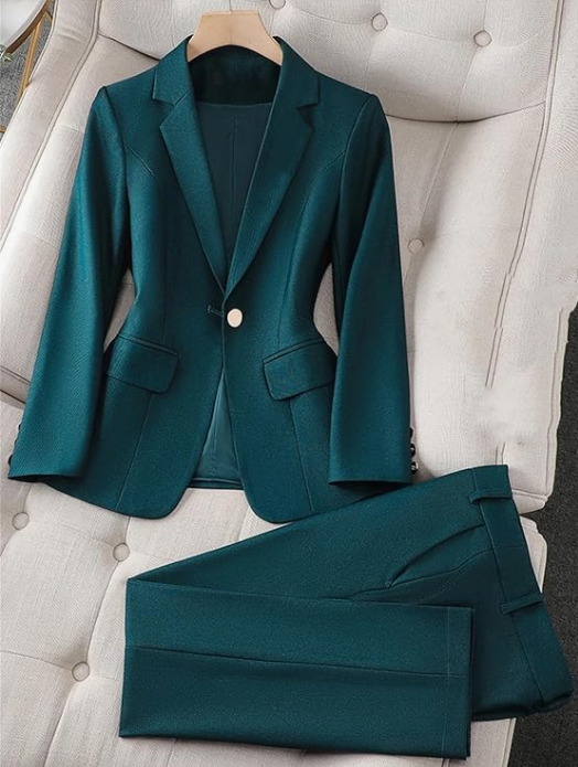 Kate celebra la creatividad en V&A East con estilo relajado y verde 🎨💚
