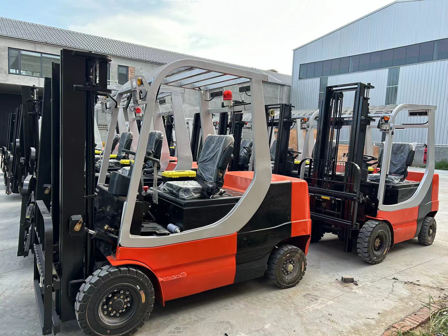 Elektrinis krautuvas CBD-20 2t, 4m. Su šonine pastūma