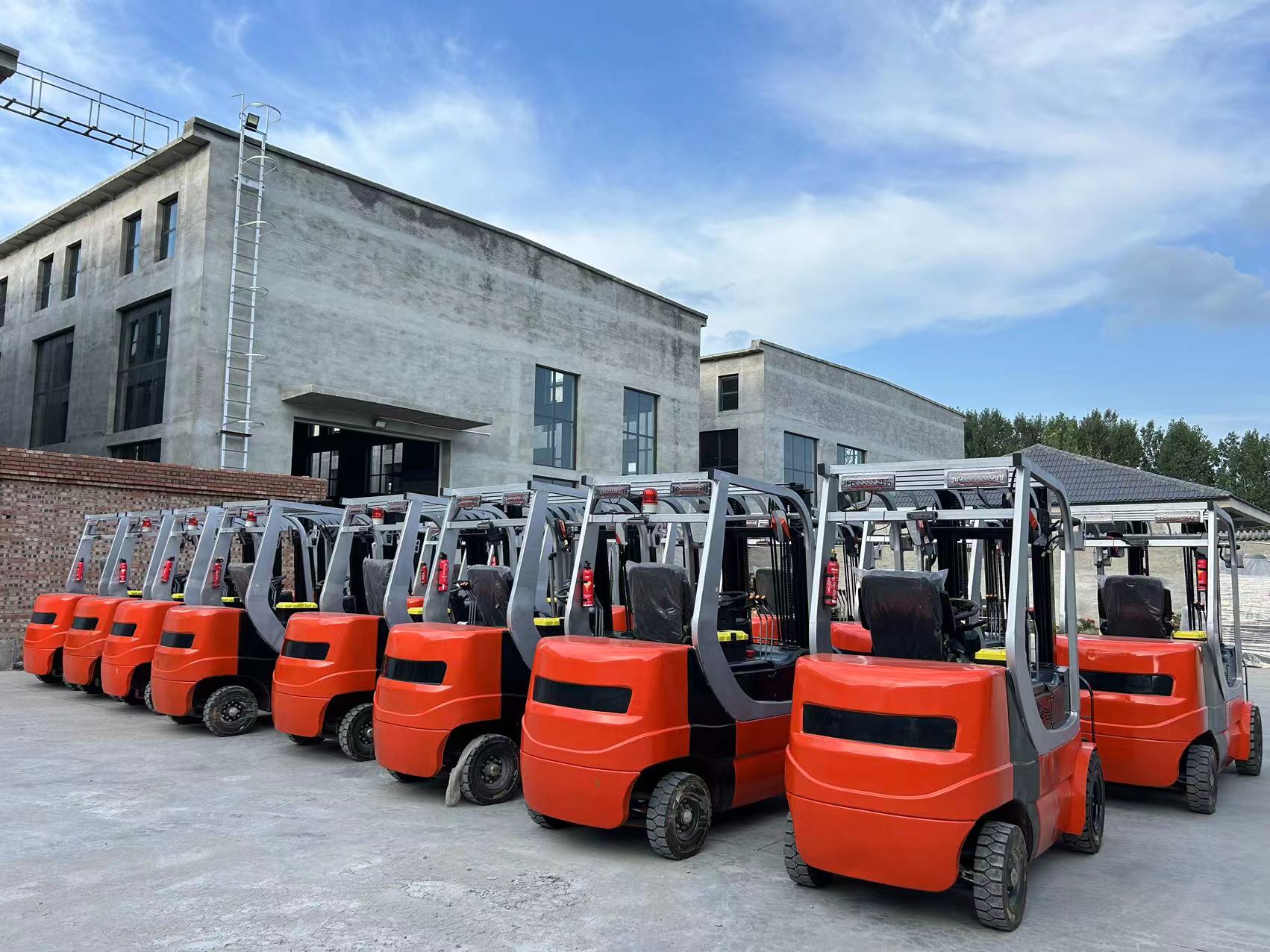 Elektrinis krautuvas CBD-20 2t, 4m. Su šonine pastūma