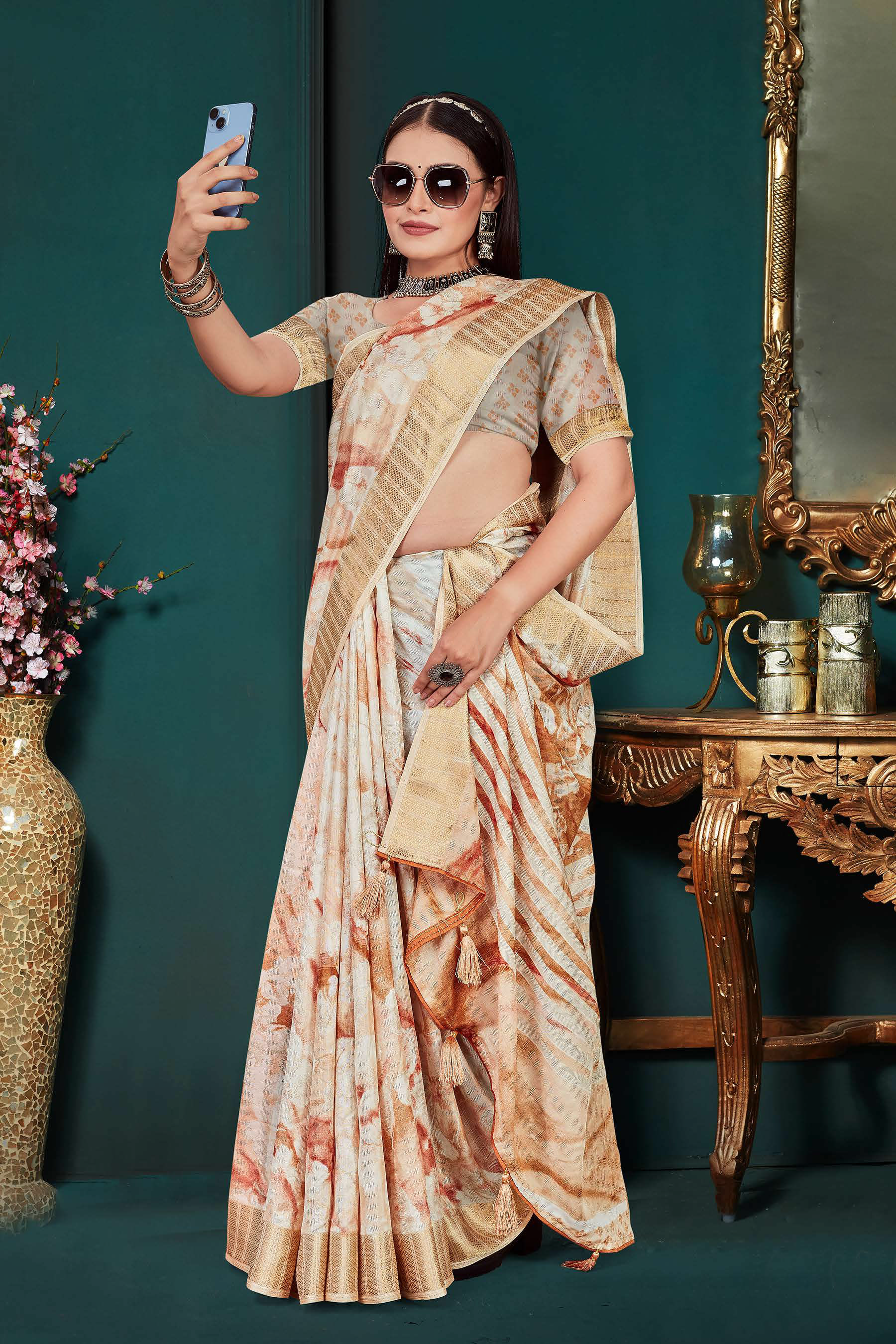 SAREE-MANNAT