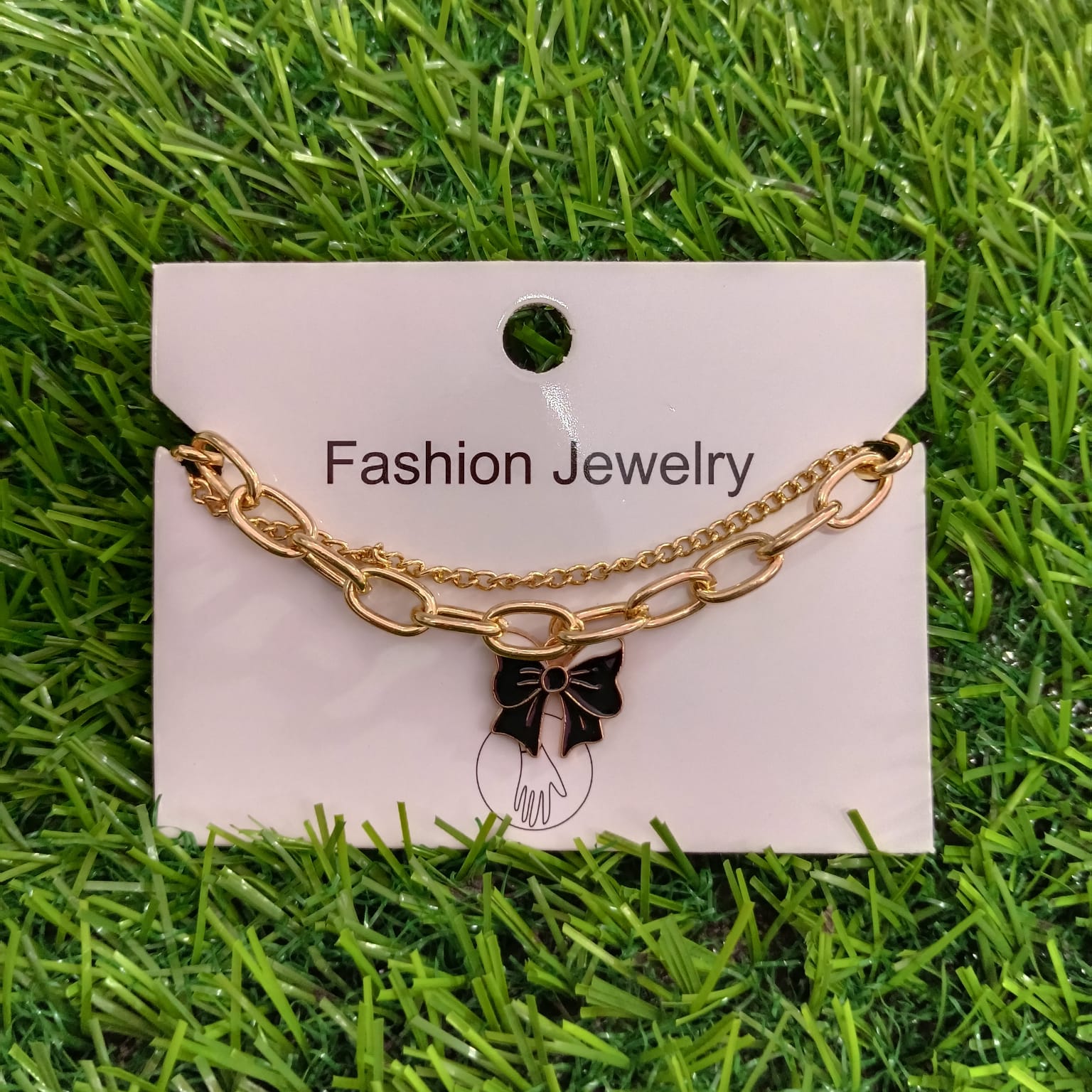 ✨ Elegant Gold-Tone Women’s Bracelet with Bow Charm