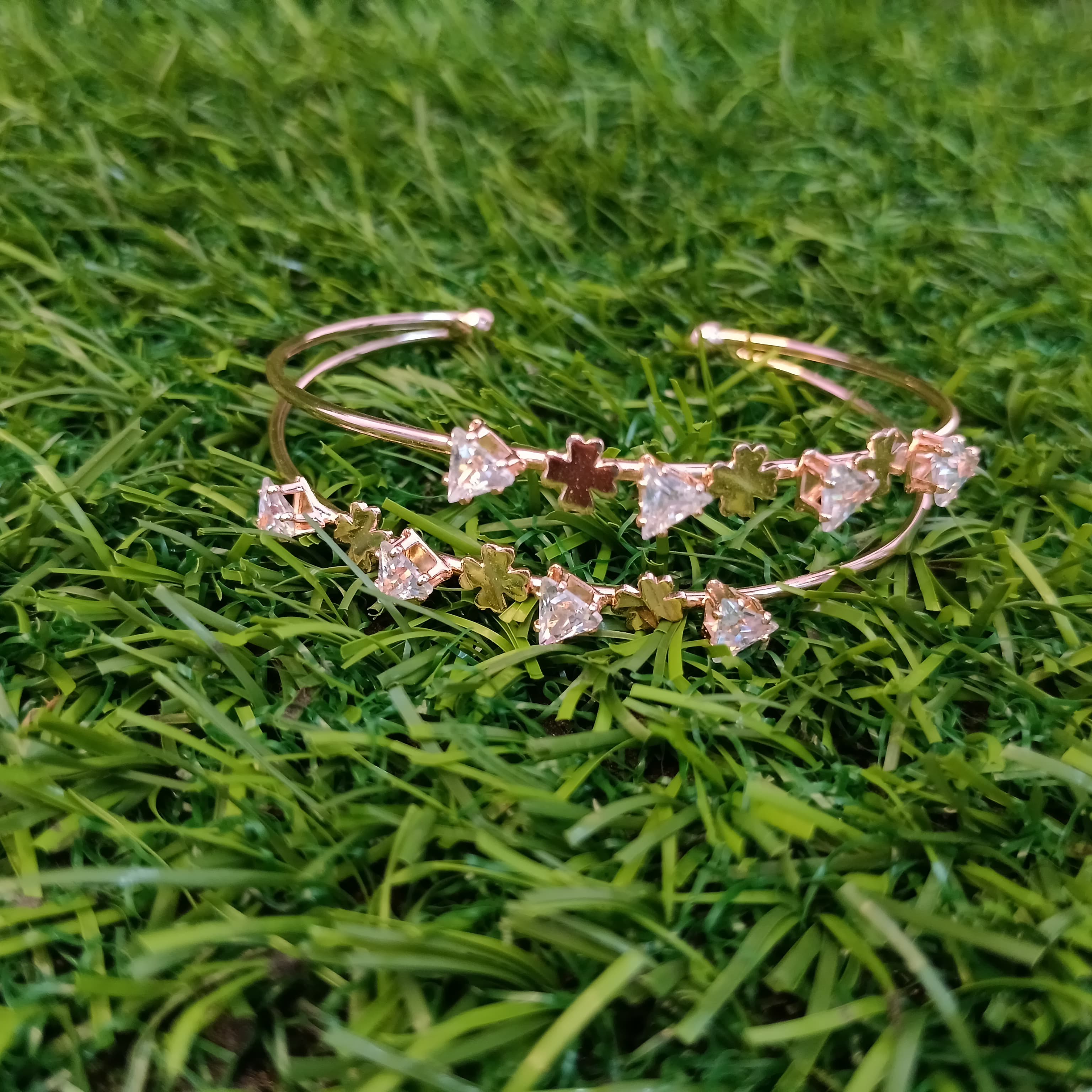 Elegant Floral Bracelet