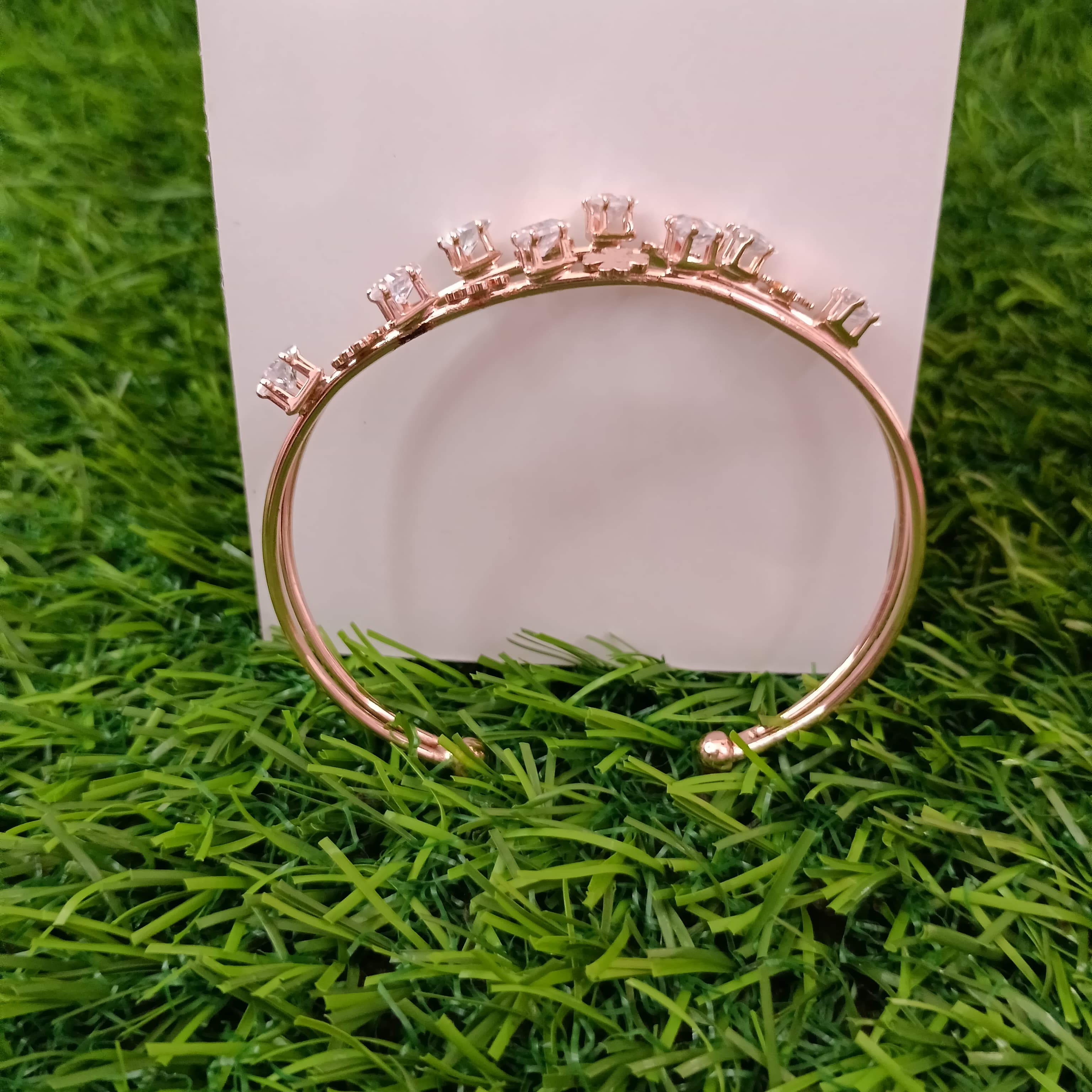 Elegant Floral Bracelet