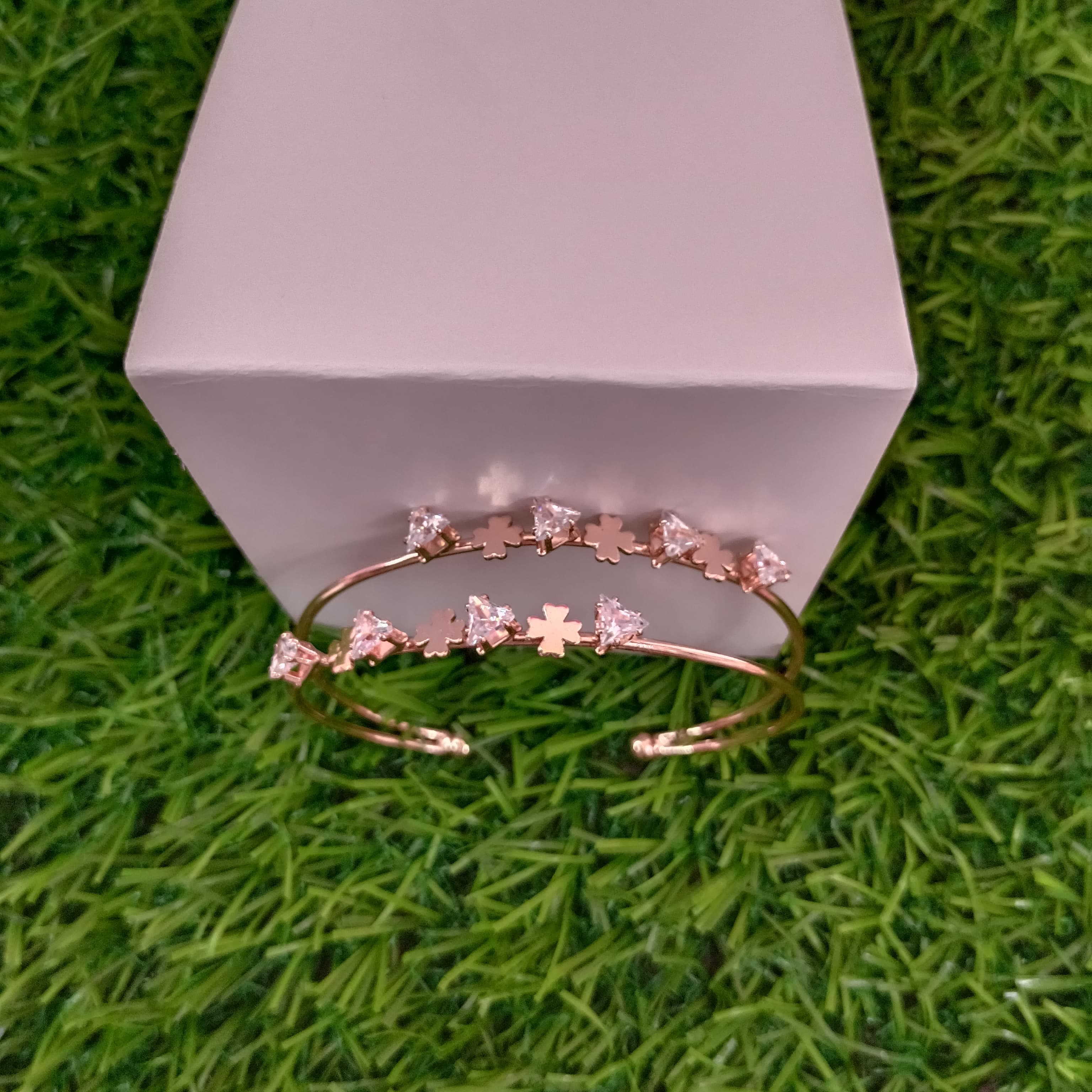 Elegant Floral Bracelet