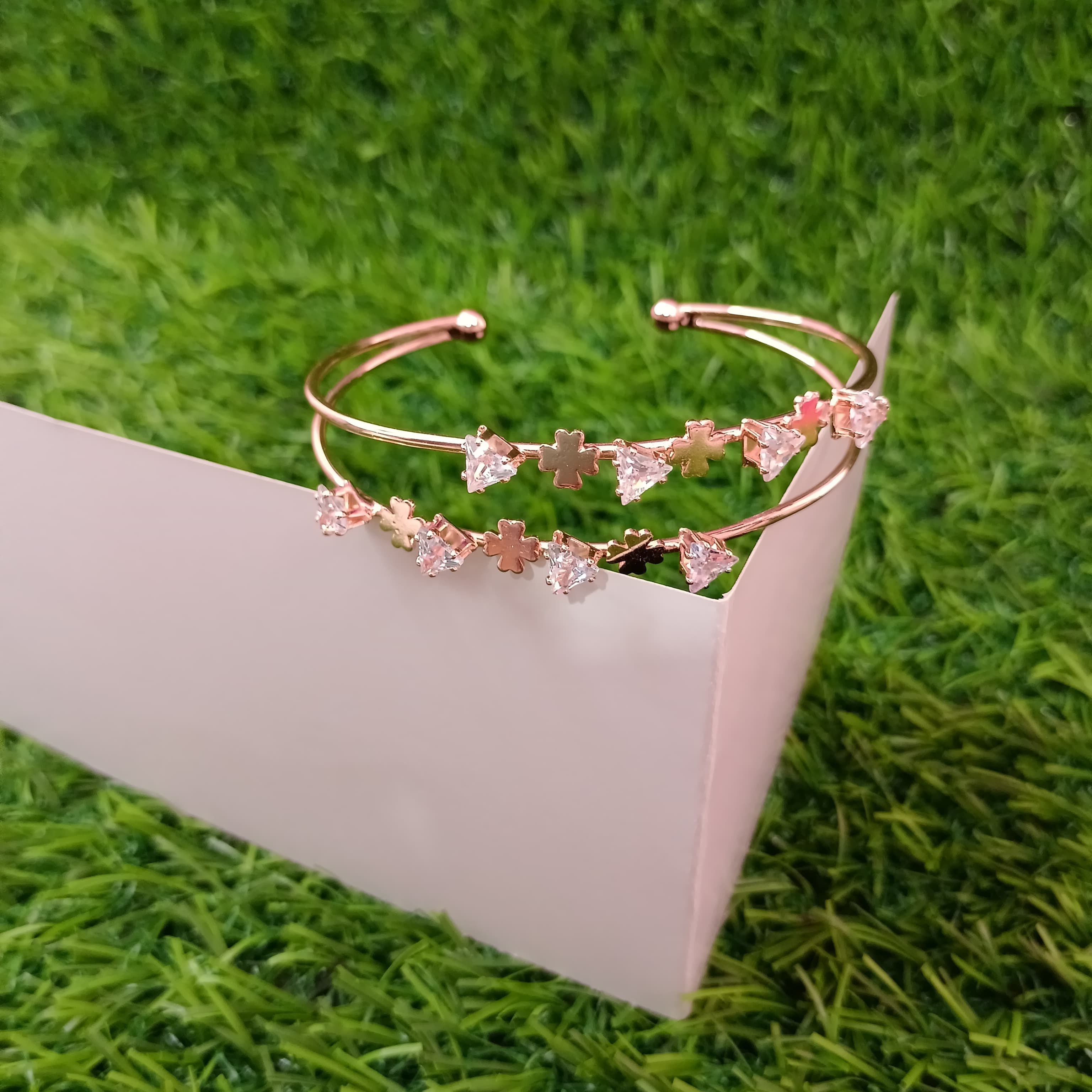 Elegant Floral Bracelet
