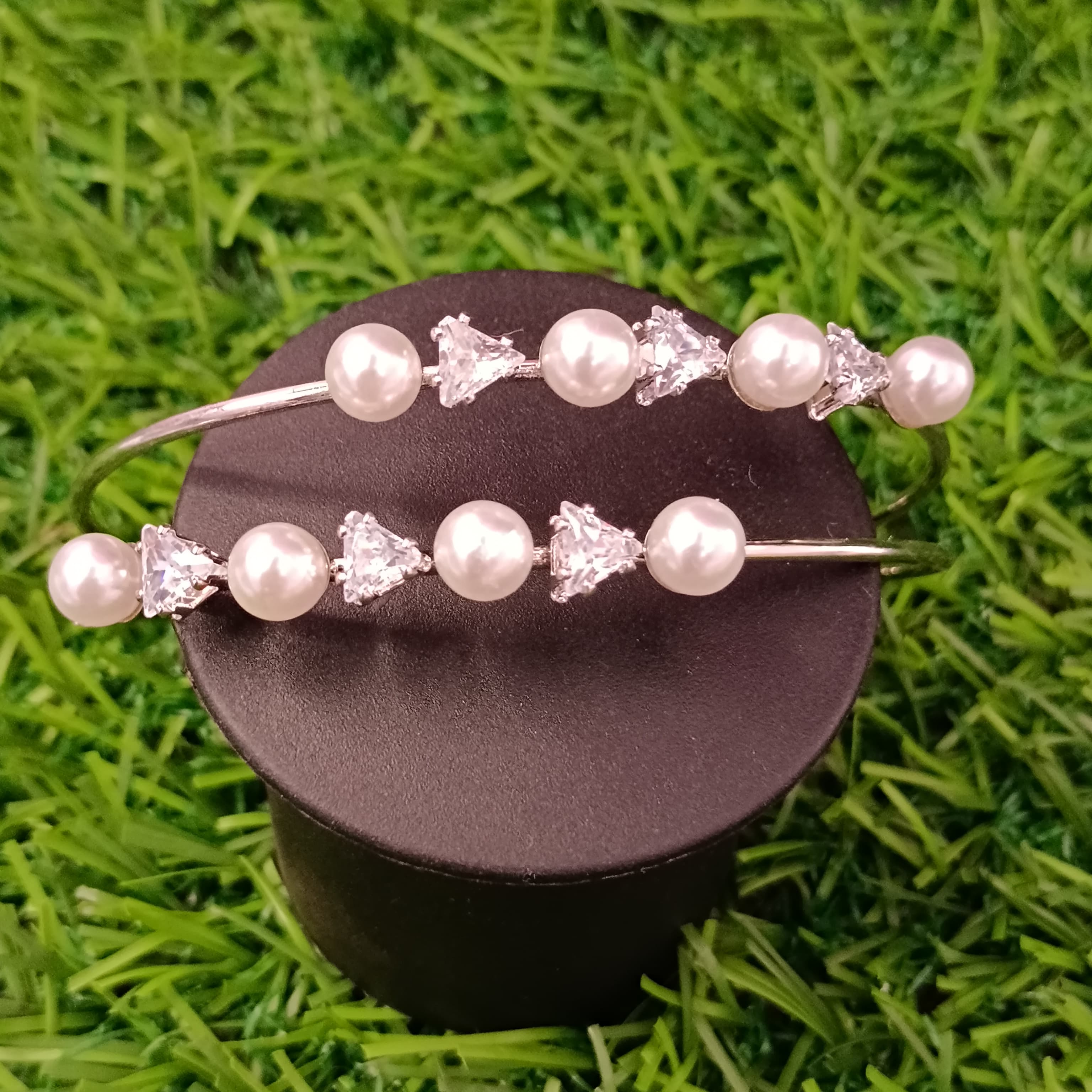 Elegant Pearl Bracelet