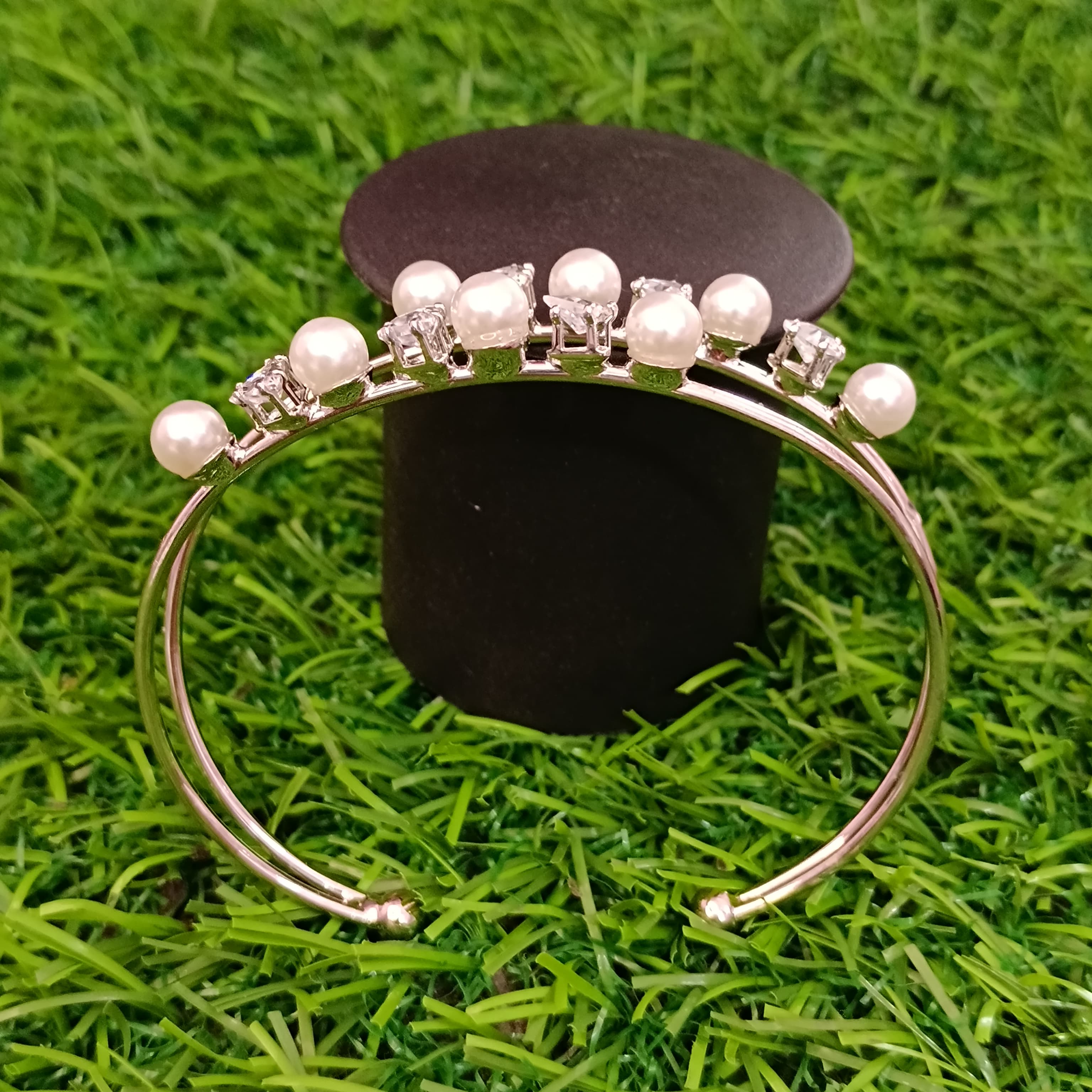 Elegant Pearl Bracelet