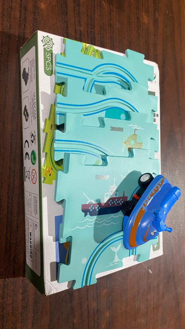 Puzzle Track Car Play Set / Diy Building Block Train Rail Car Toy Puzzle Race Track (random Design )