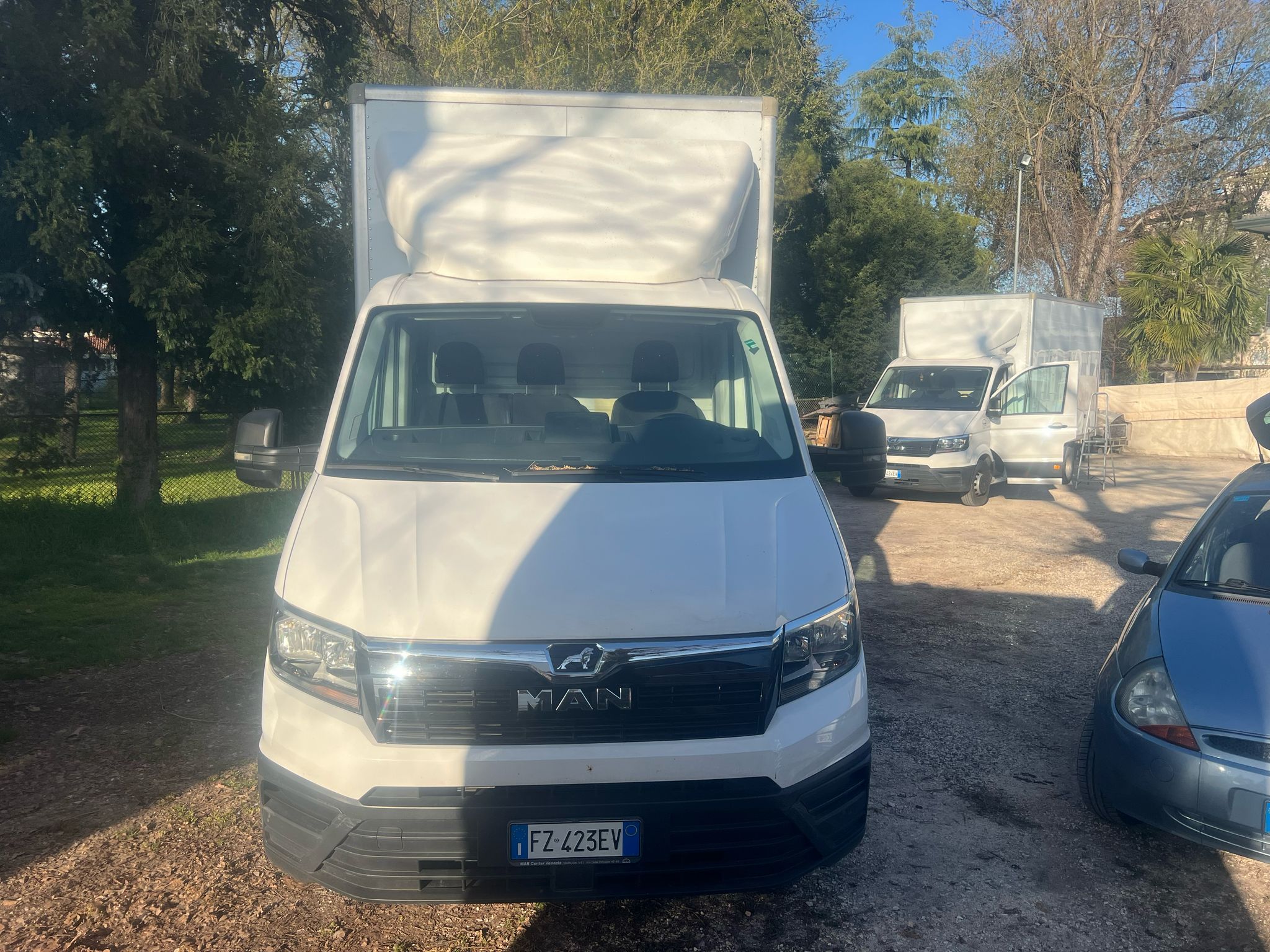 MAN TGE / VW CRAFTER CON CASSONE 
