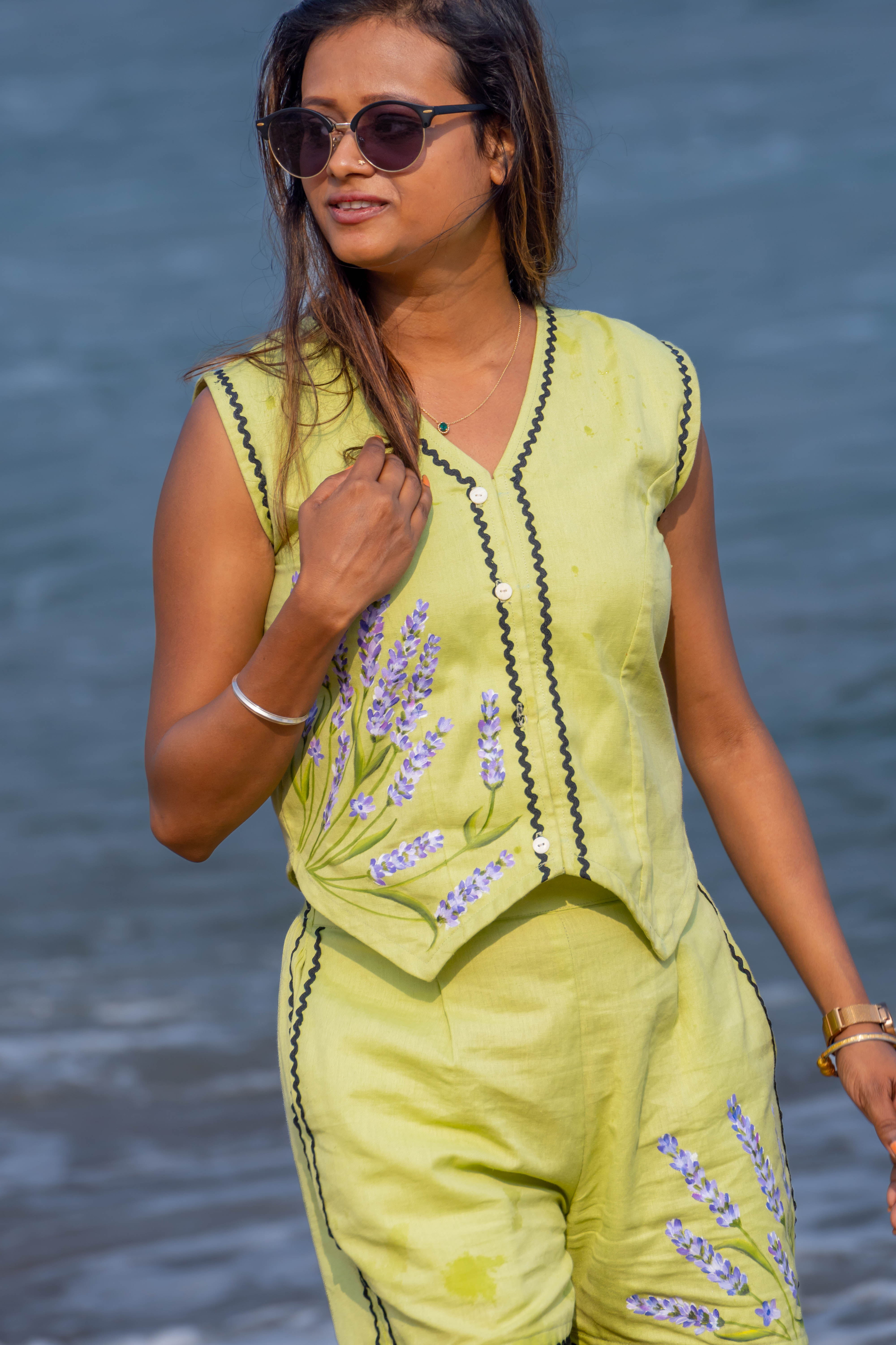 Greenish Beige Summer Outfit