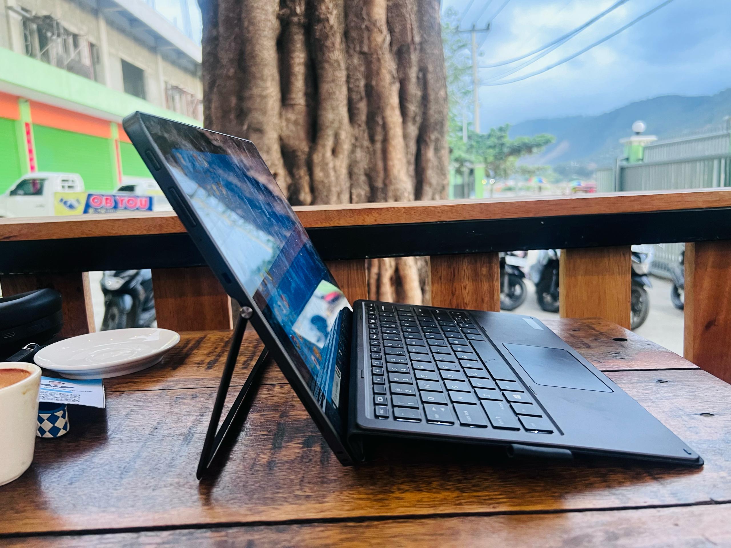 2-in-1 Laptop/Tablet hp
