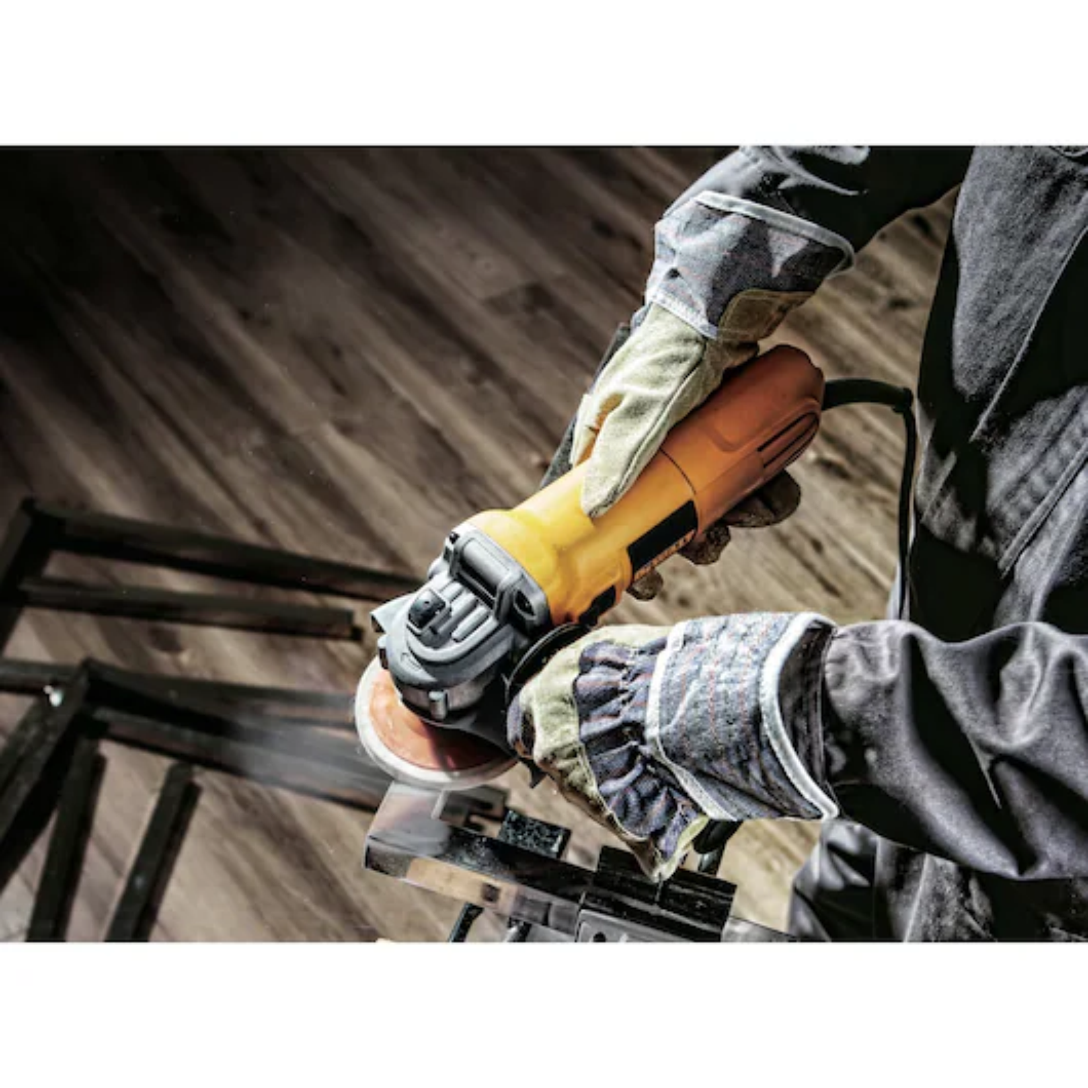 Miniesmeriladora DeWalt 4-1/2” con Kit de 10 Discos y Caja de Herramientas 