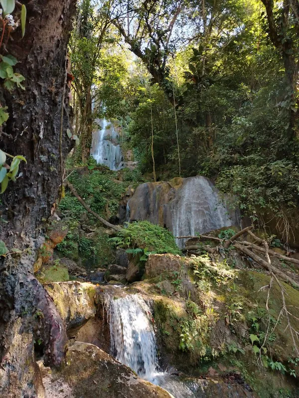 Exploración Ligera por Cascadas: 