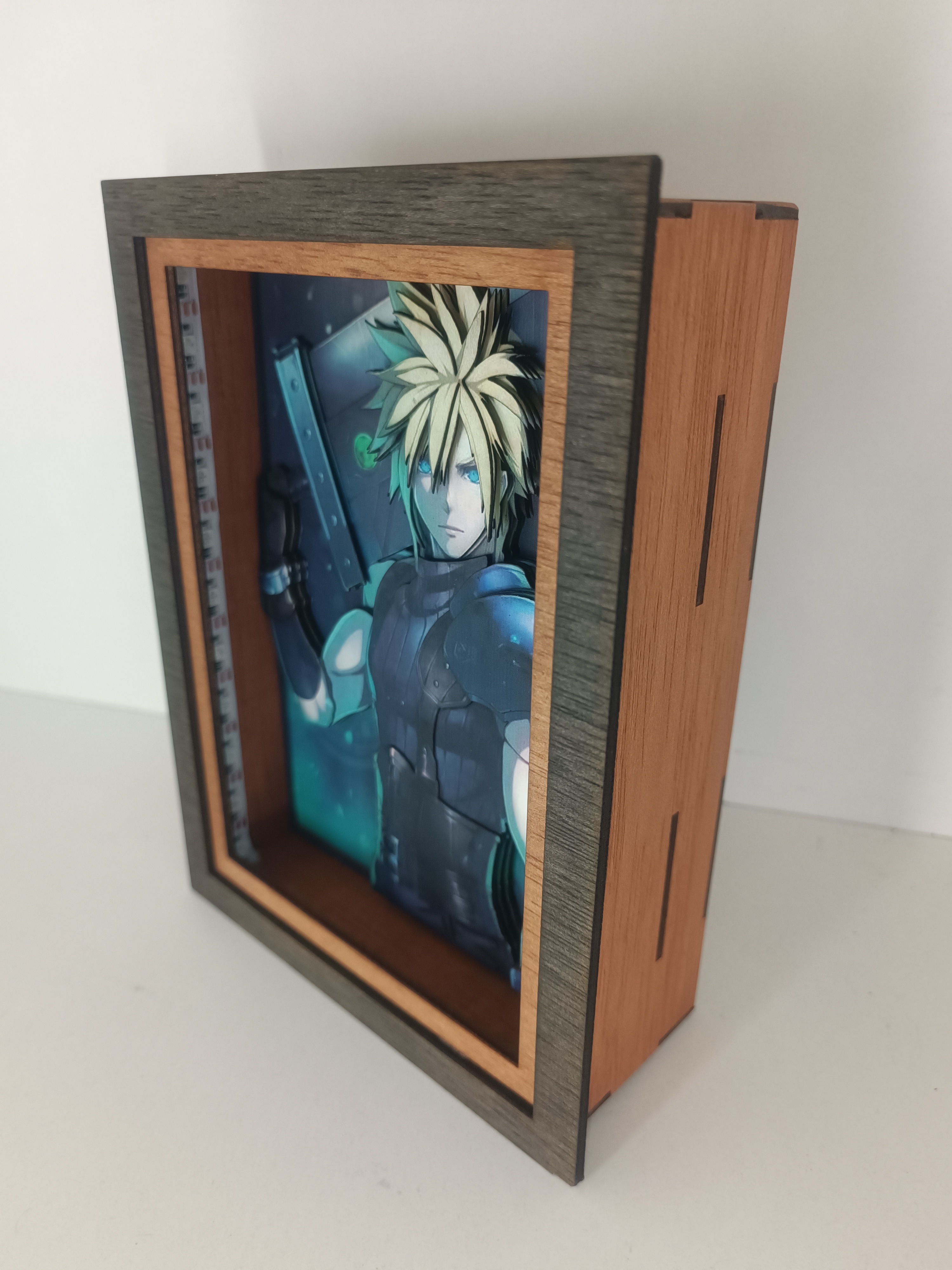 Lámpara Final Fantasy Cloud Strife