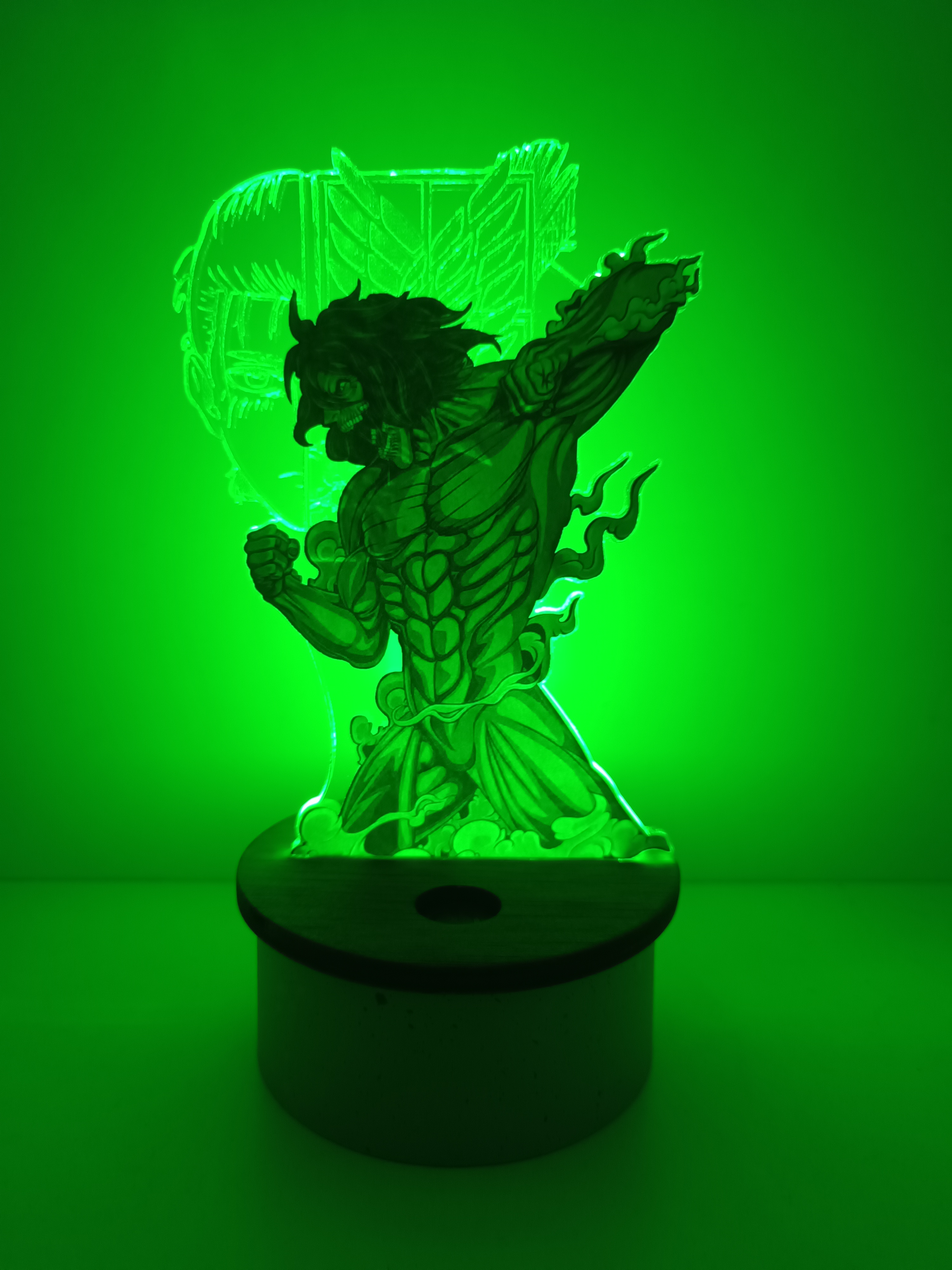 Lámpara Acrílico Ataque a los Titanes