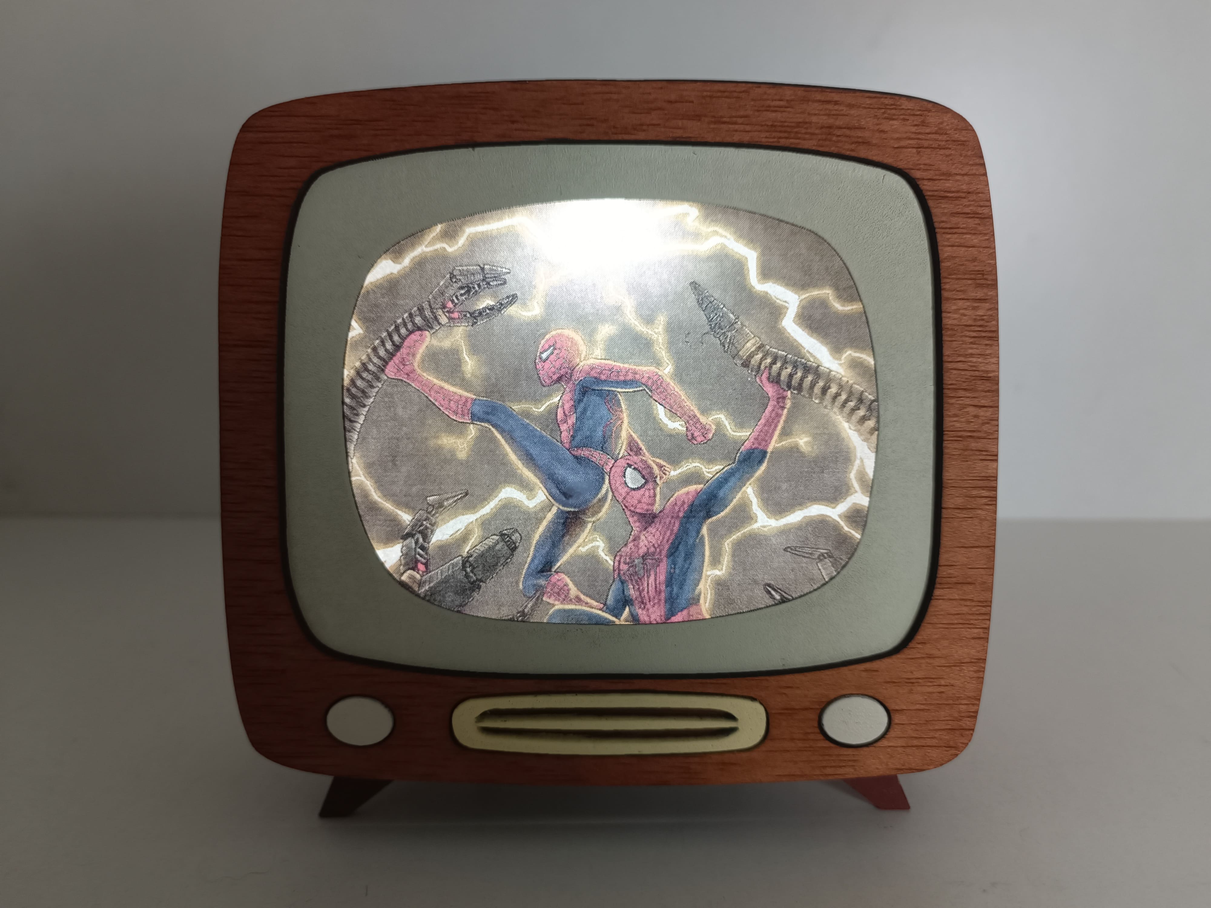 Lámpara TV Spiderman (Marvel)