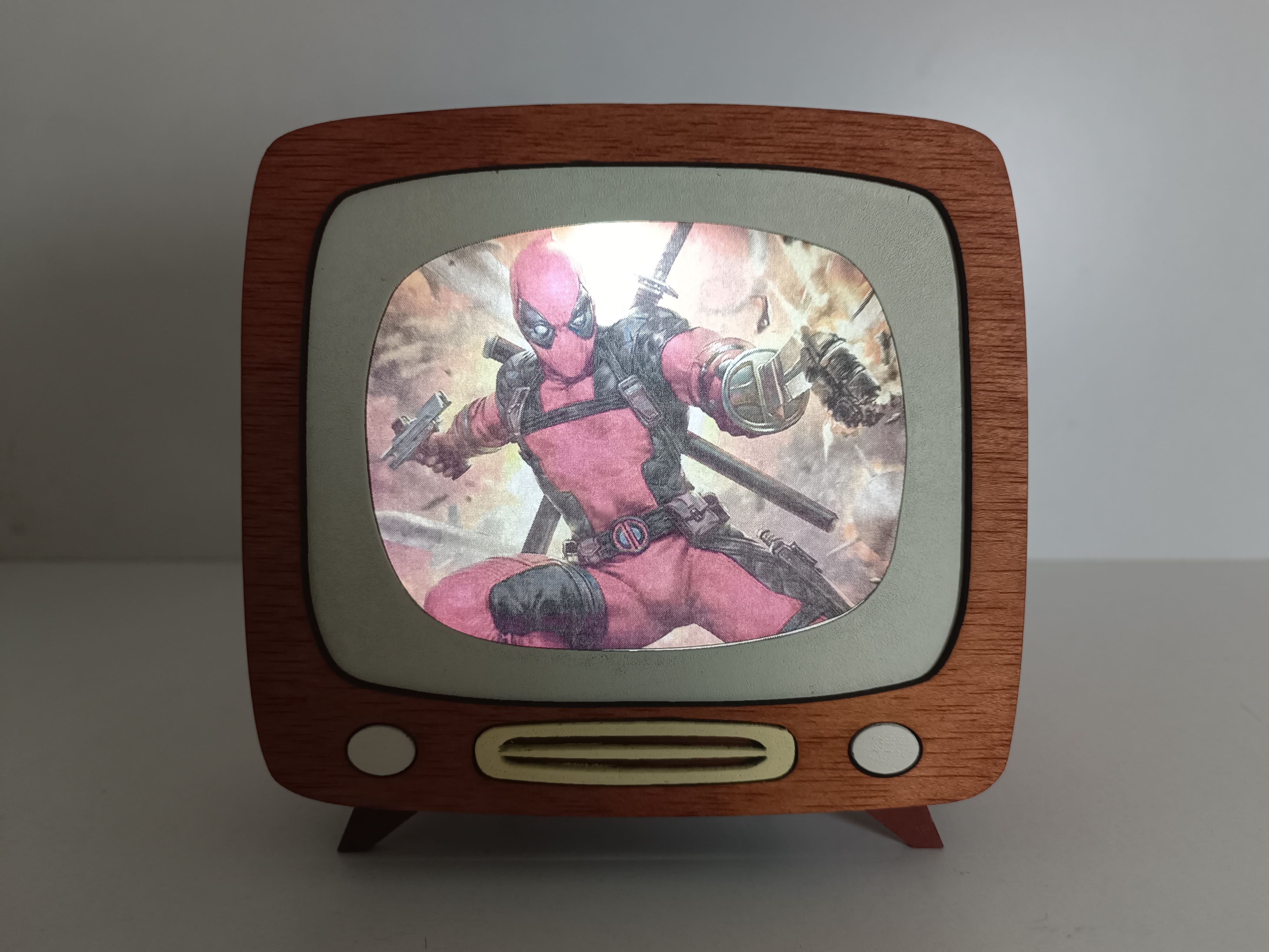 Lámpara TV Deadpool Masacre (Marvel)