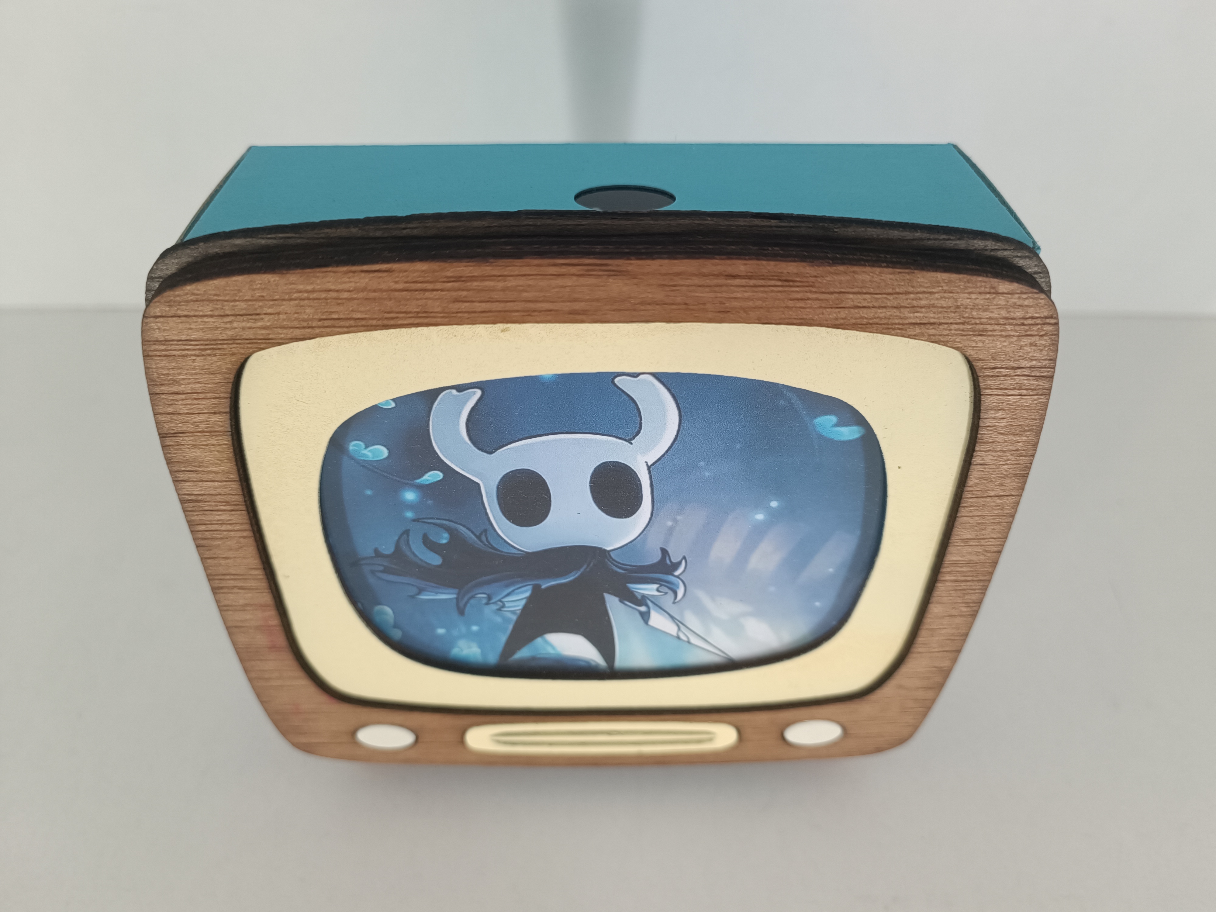Lámpara TV Hollow Knight