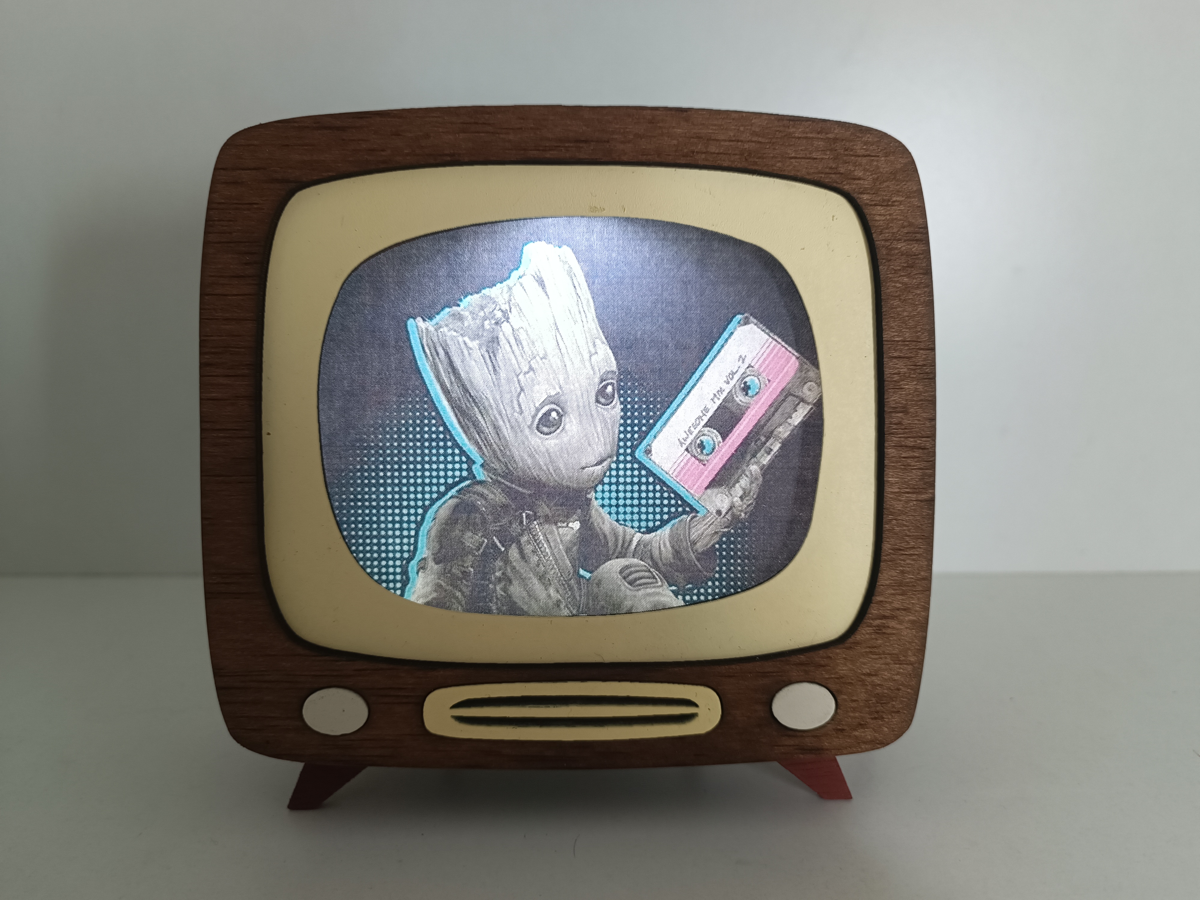 Lámpara TV Groot (Guardianes de la Galaxia)