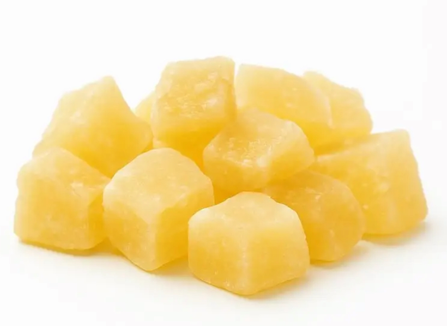 Cubos de piña deshidratada