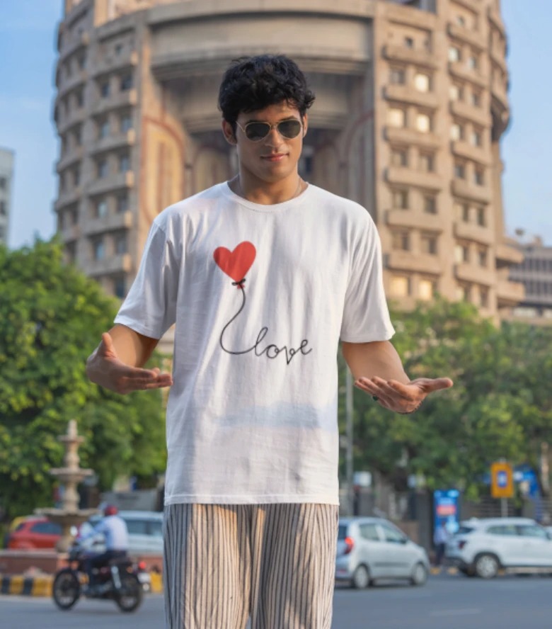 Love Floats - Unisex T-shirt