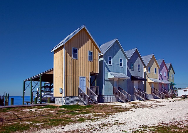 Vacation rentals (1-2 rooms with bath).